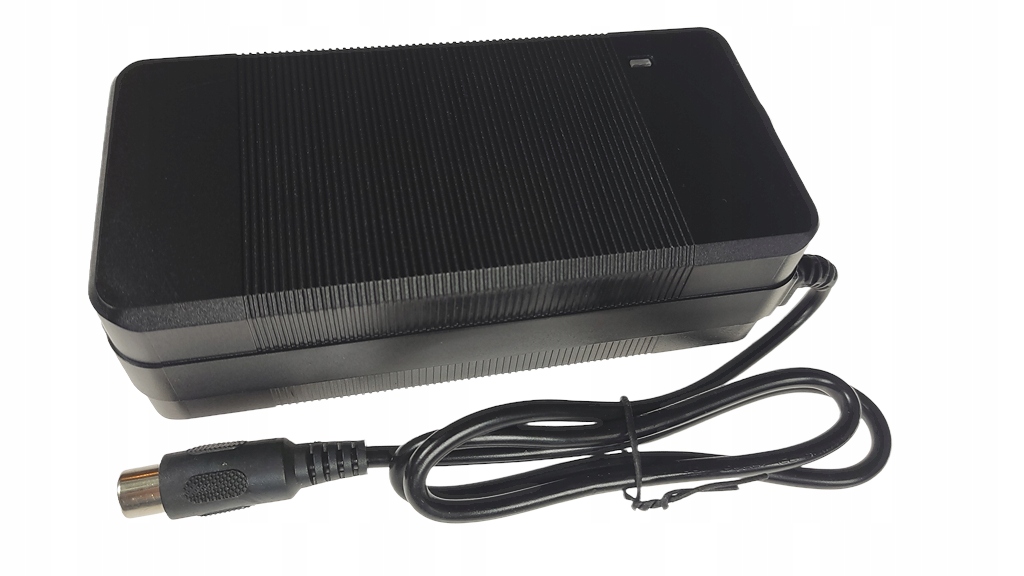 Bezpieczne i Szybkie Ładowanie Twojego e-roweru. 42V (36V) 4A. WTYK RCA Model ZHENG09143204132041