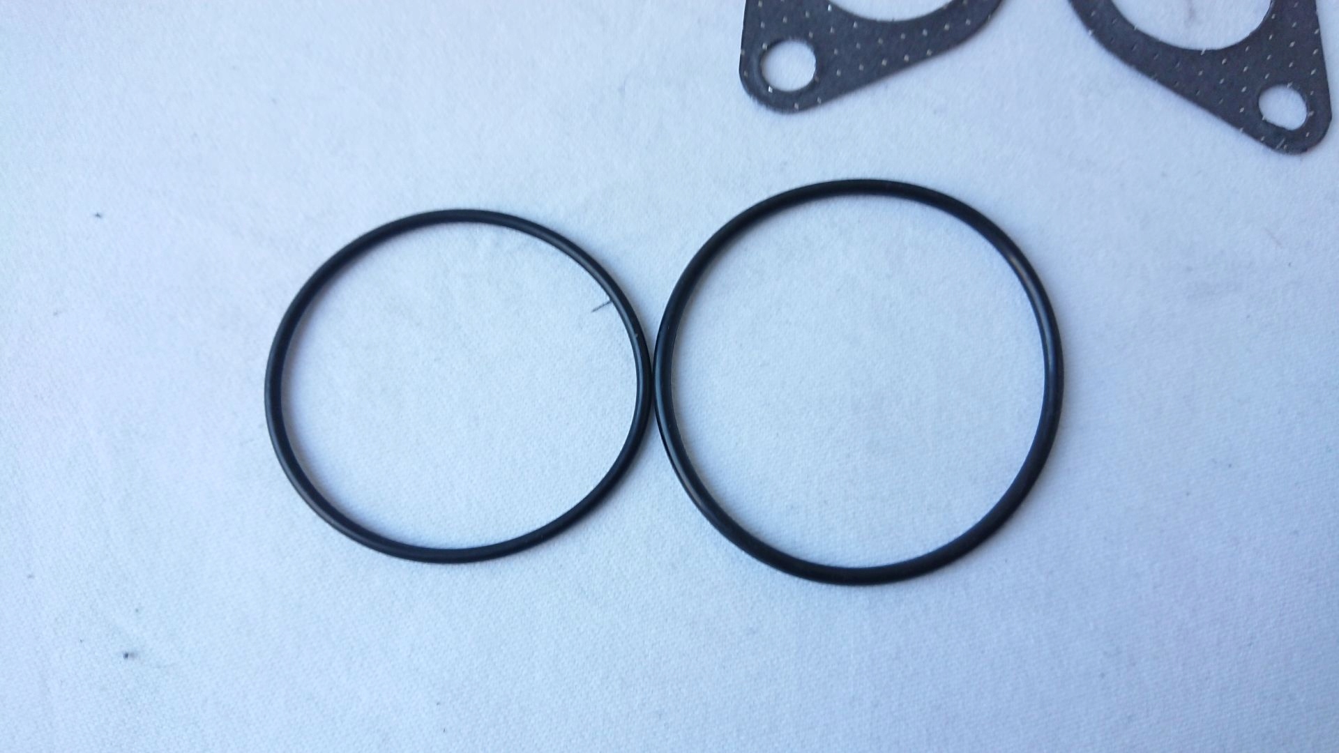 ZESTAW USZCZELEK ZAWORU EGR VW GOLF V 1.9 2.0 TDI AUDI A3 8P TOURAN OCTAVIA Producent części Vemo