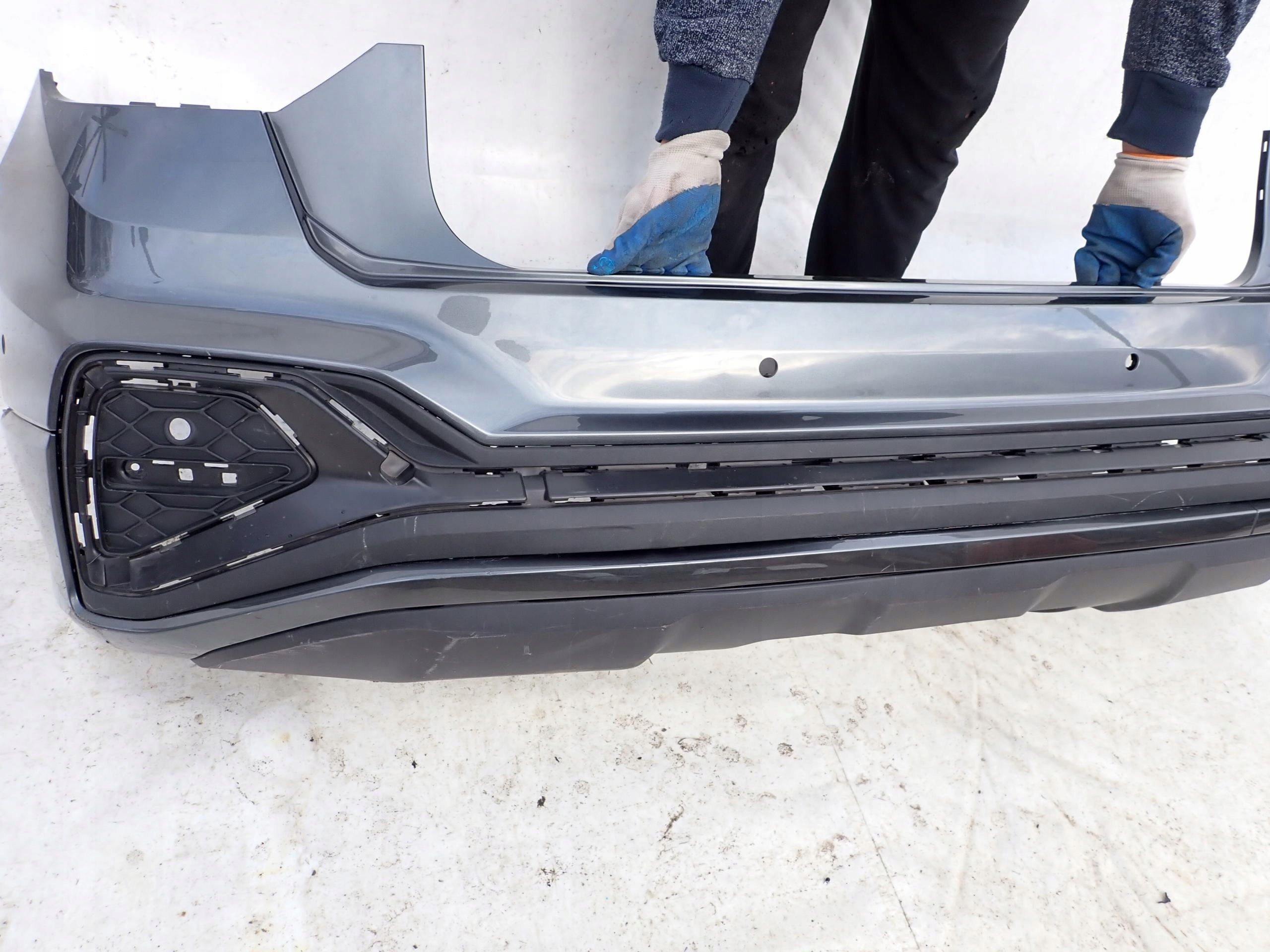 AUDI Q2 81A S-LINE LIFT 20- bumper rear part rear PDC