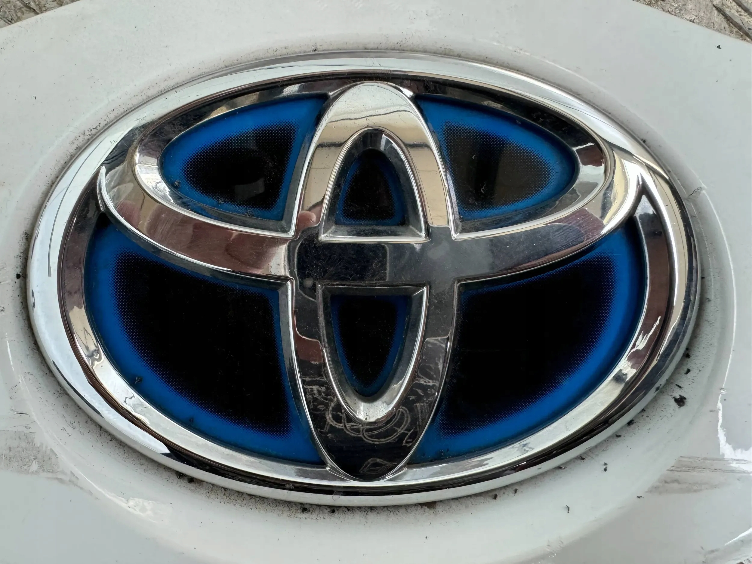 Toyota Yaris IV P21 2020-2024 Znaczek emblemat hybryda