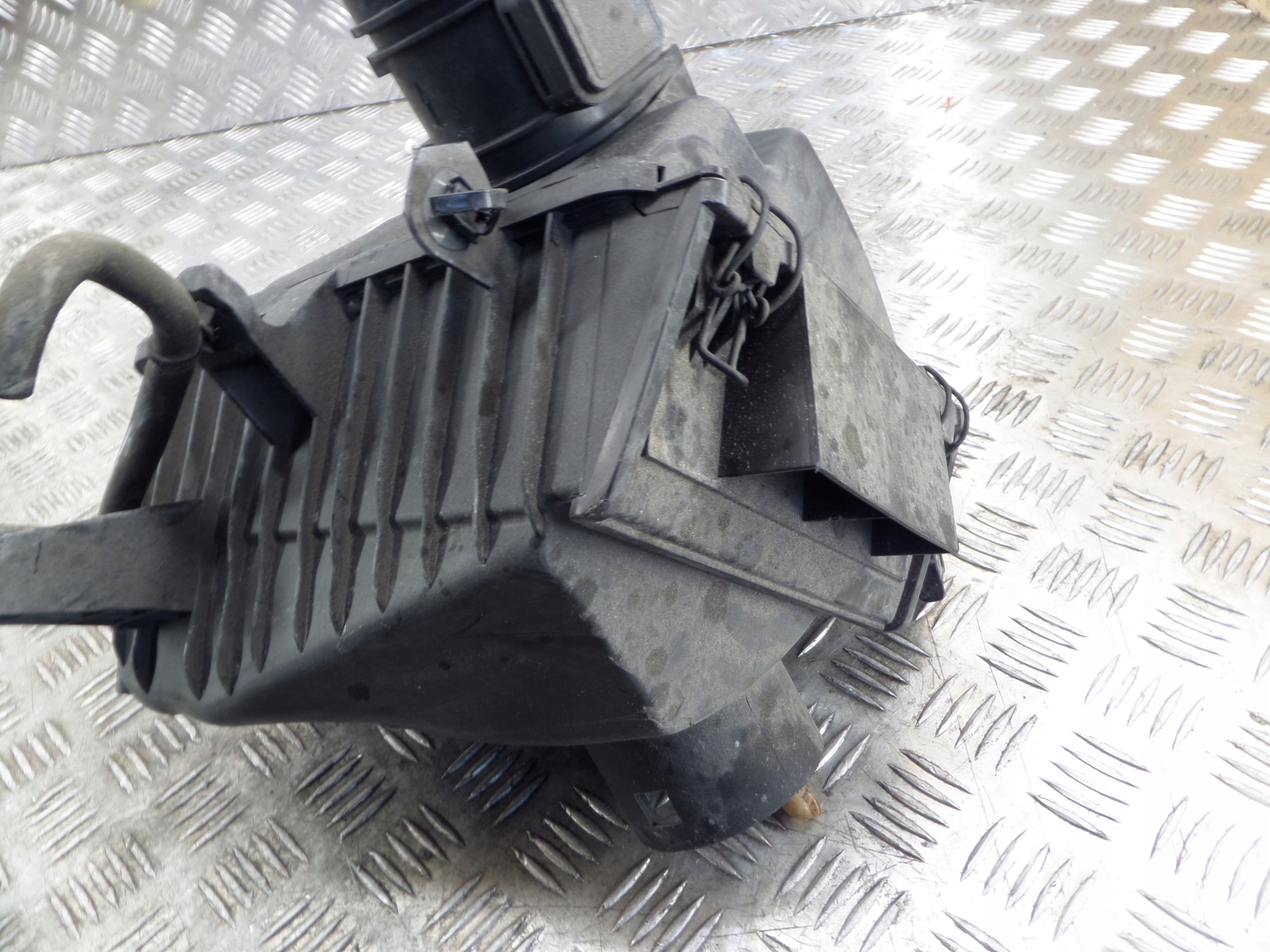 Nissan OE 1087755S01 Gehäuse filter luft