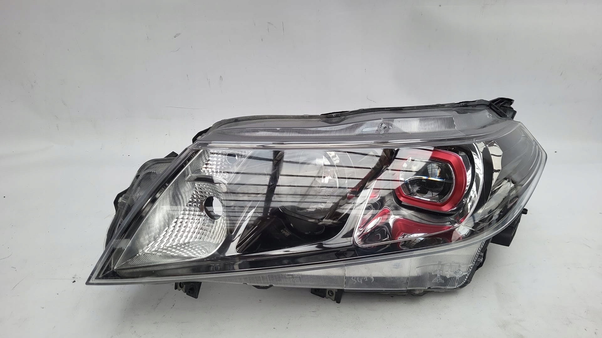 SUZUKI VITARA II 15- light left front front FULL LED red 100-18095