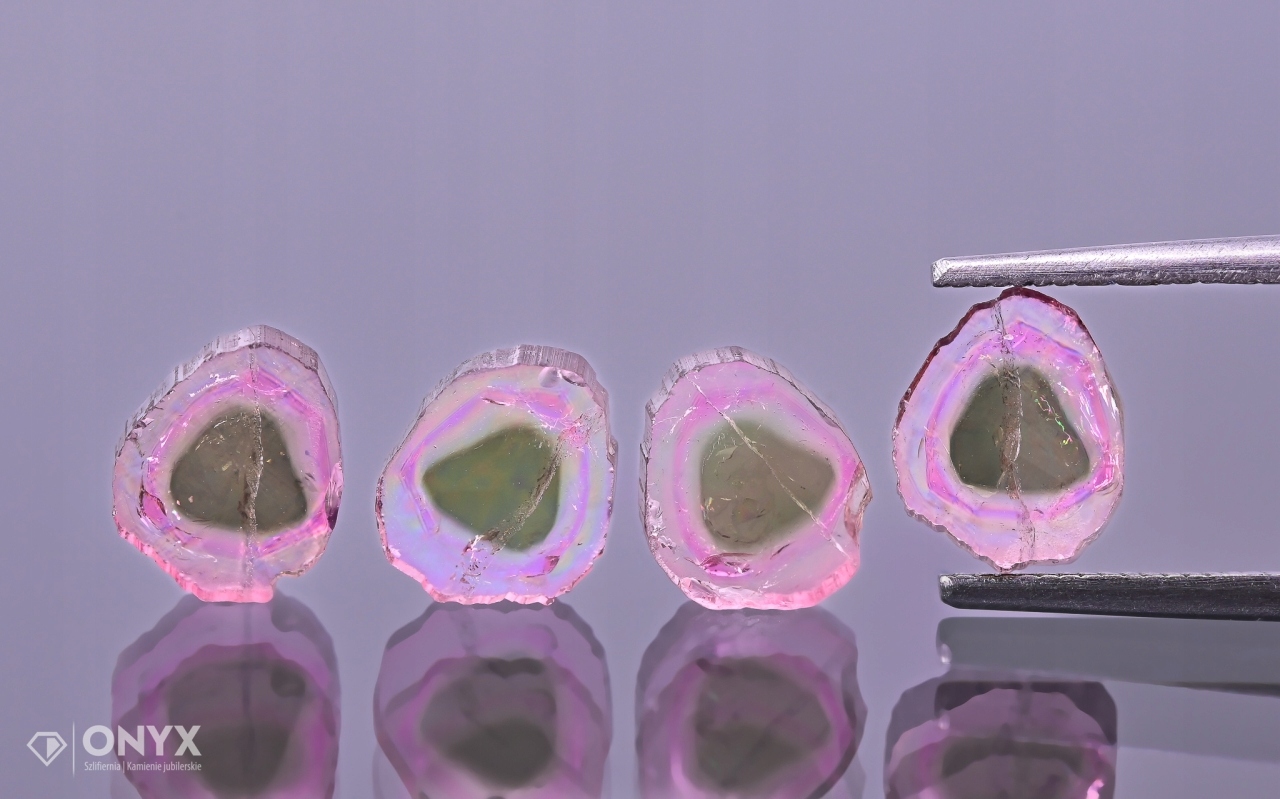 Turmalínová deska Komplet nepravidelná 8x6,5 mm