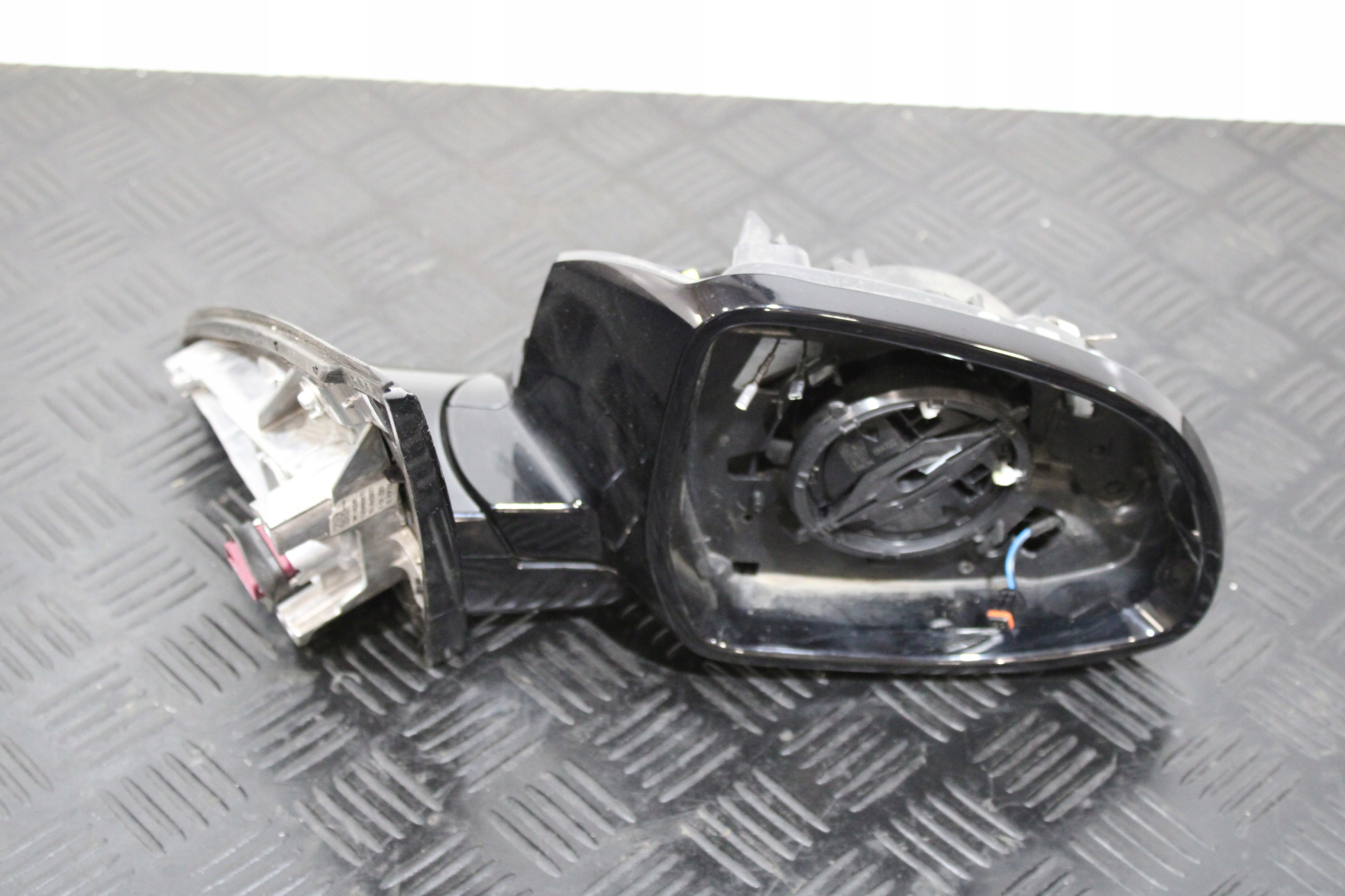 mirror right 5 vertical below KAMERE BMW X5 G05