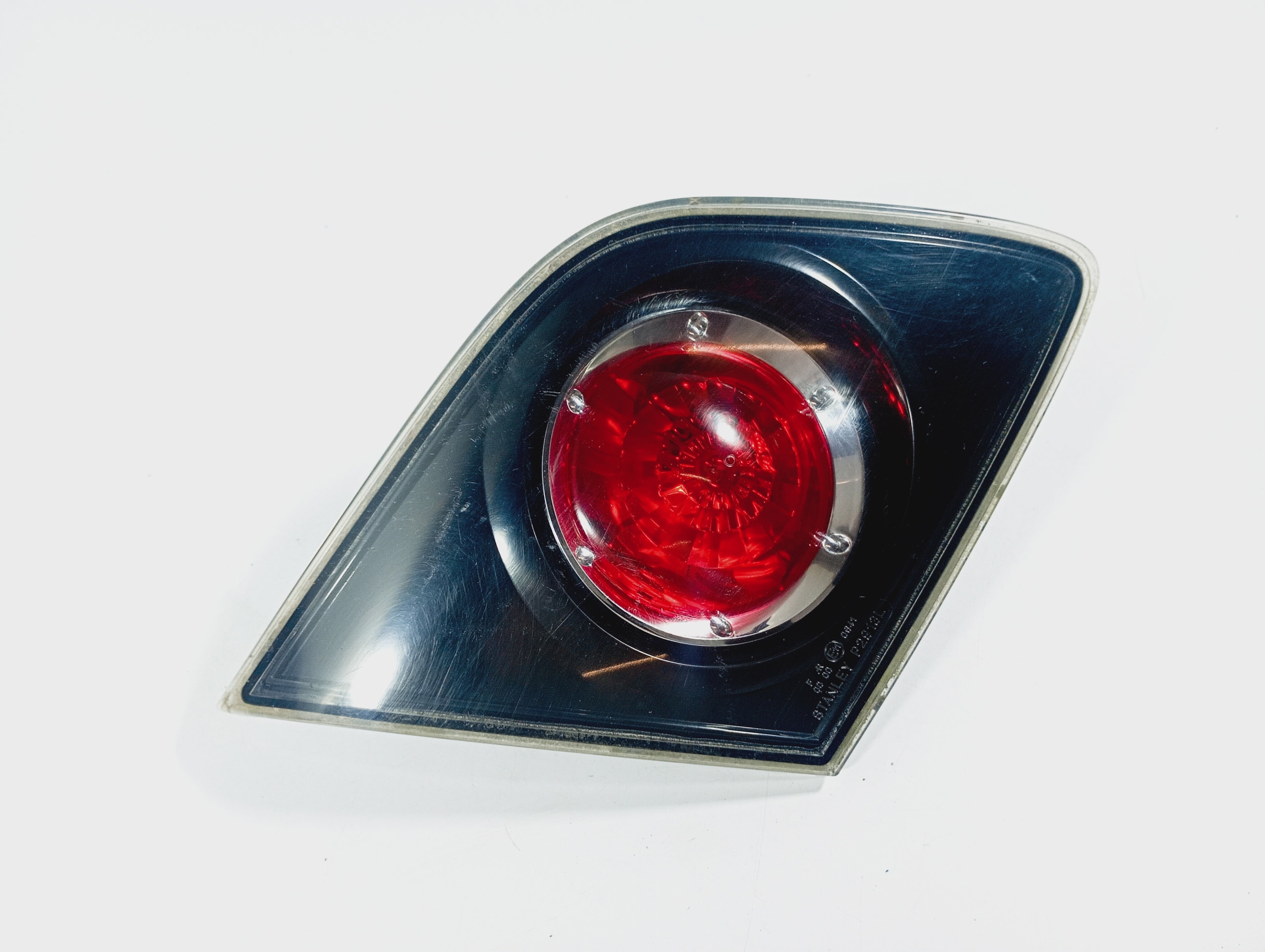 light left rear z bonnet OE P2913L Mazda 3 III 03-09