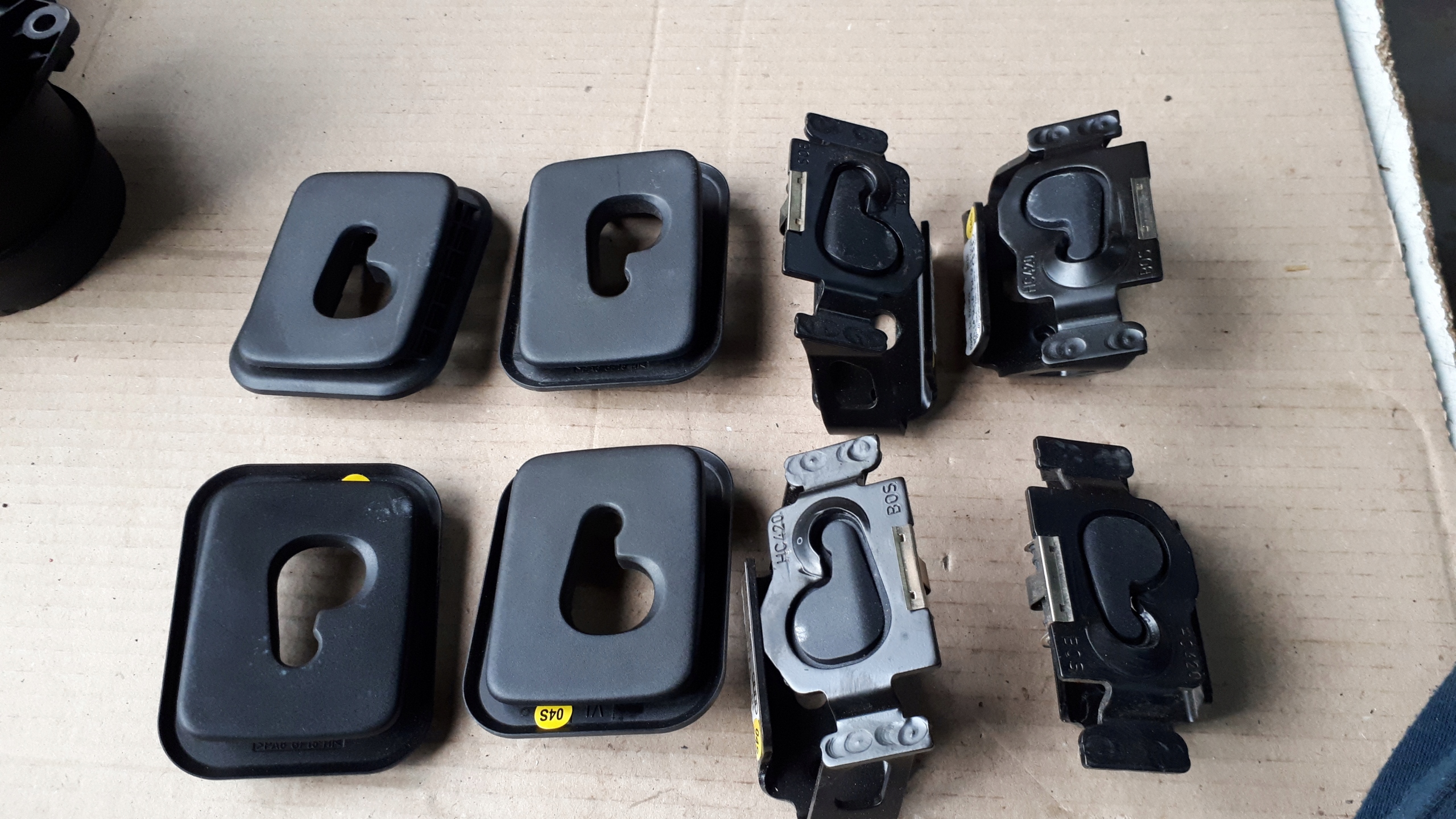 A4 B9 8W кронштейн крепление софита задняя 4X SLINE