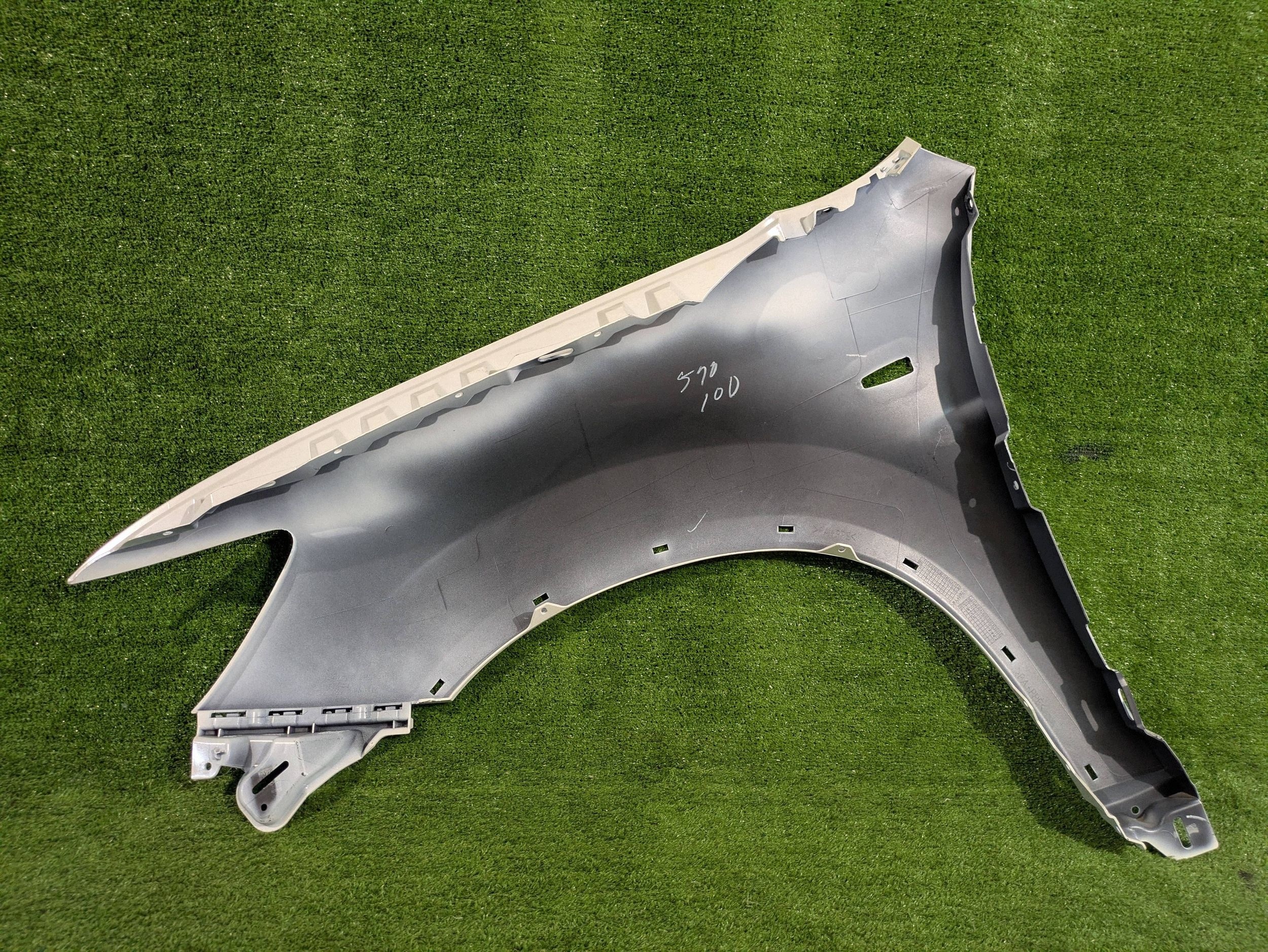 fender front right front MITSUBISHI ASX 10- NR.B661