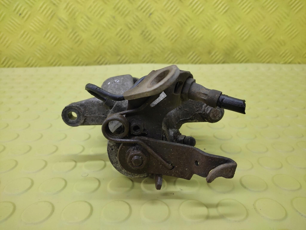 VW TOURAN 1.9 TDI caliper right rear part