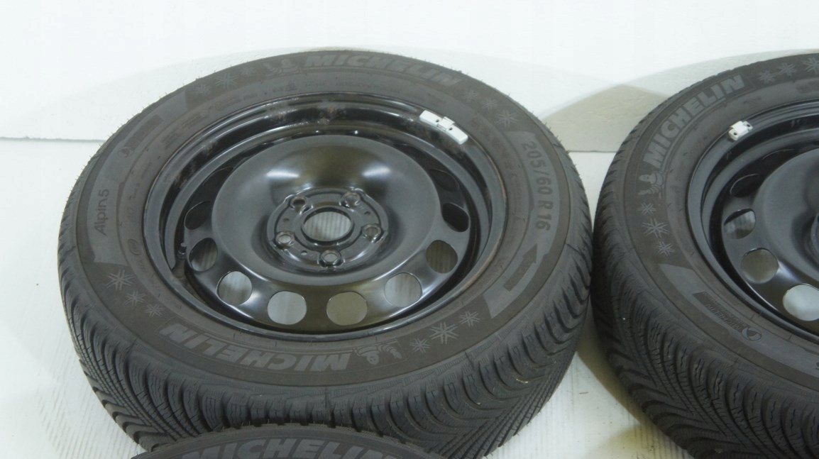 Koła K5338 VW Audi 5x112 205/60R16 et43 6Jx16 Rodzaj opon Zimowe