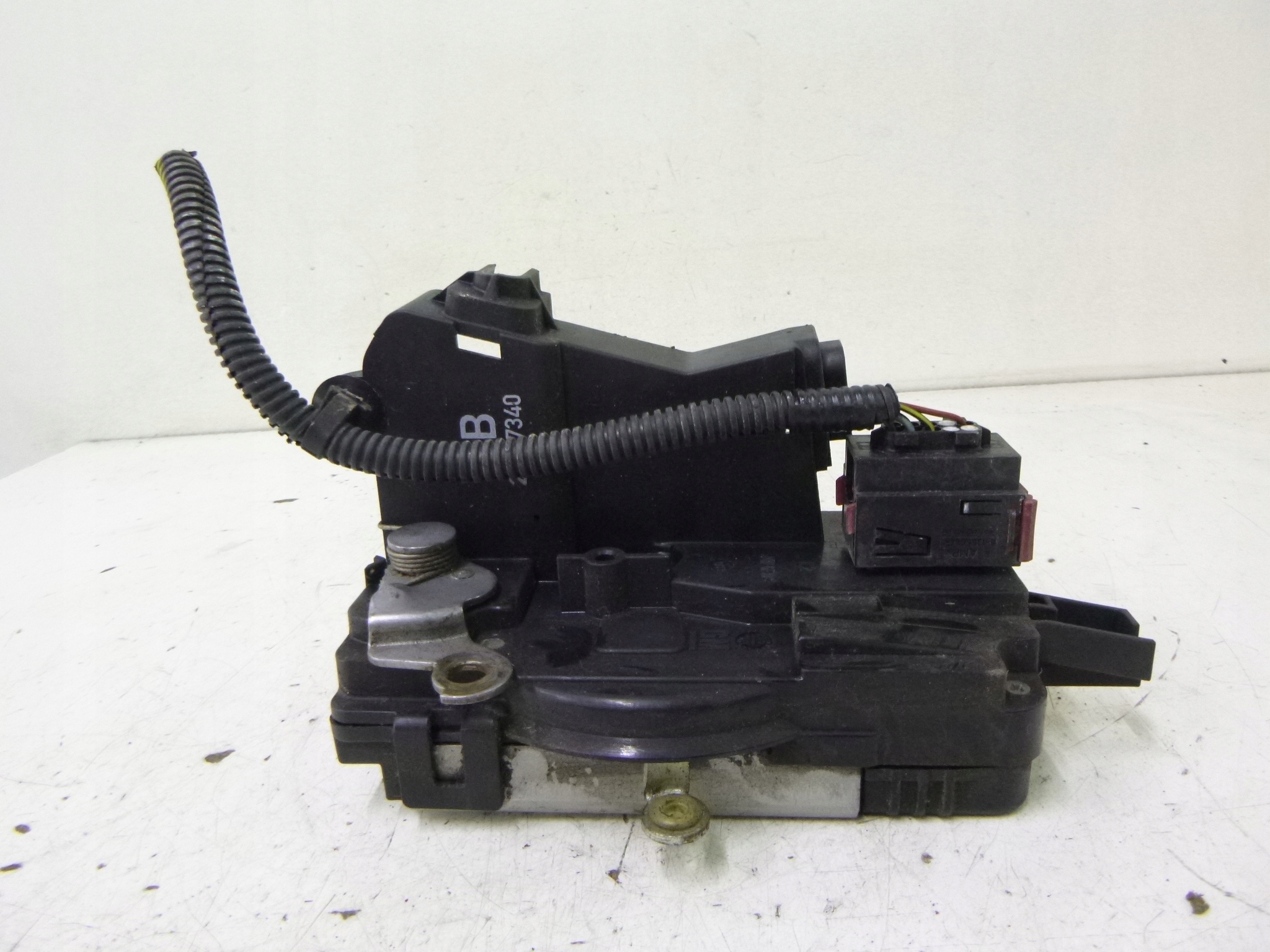 lock door front left Opel Signum 2003r.