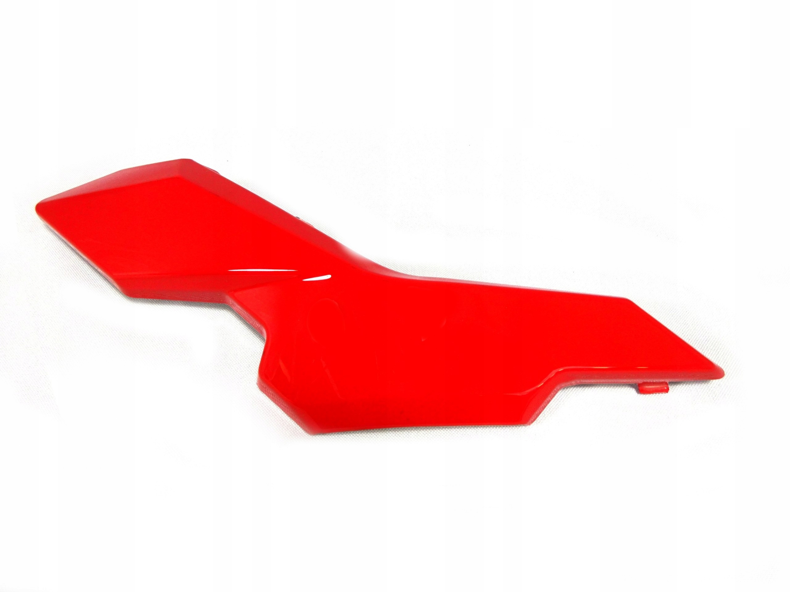 JUNAK ADV125 OSŁONA REFLEKTORA PRAWA CZERWONA