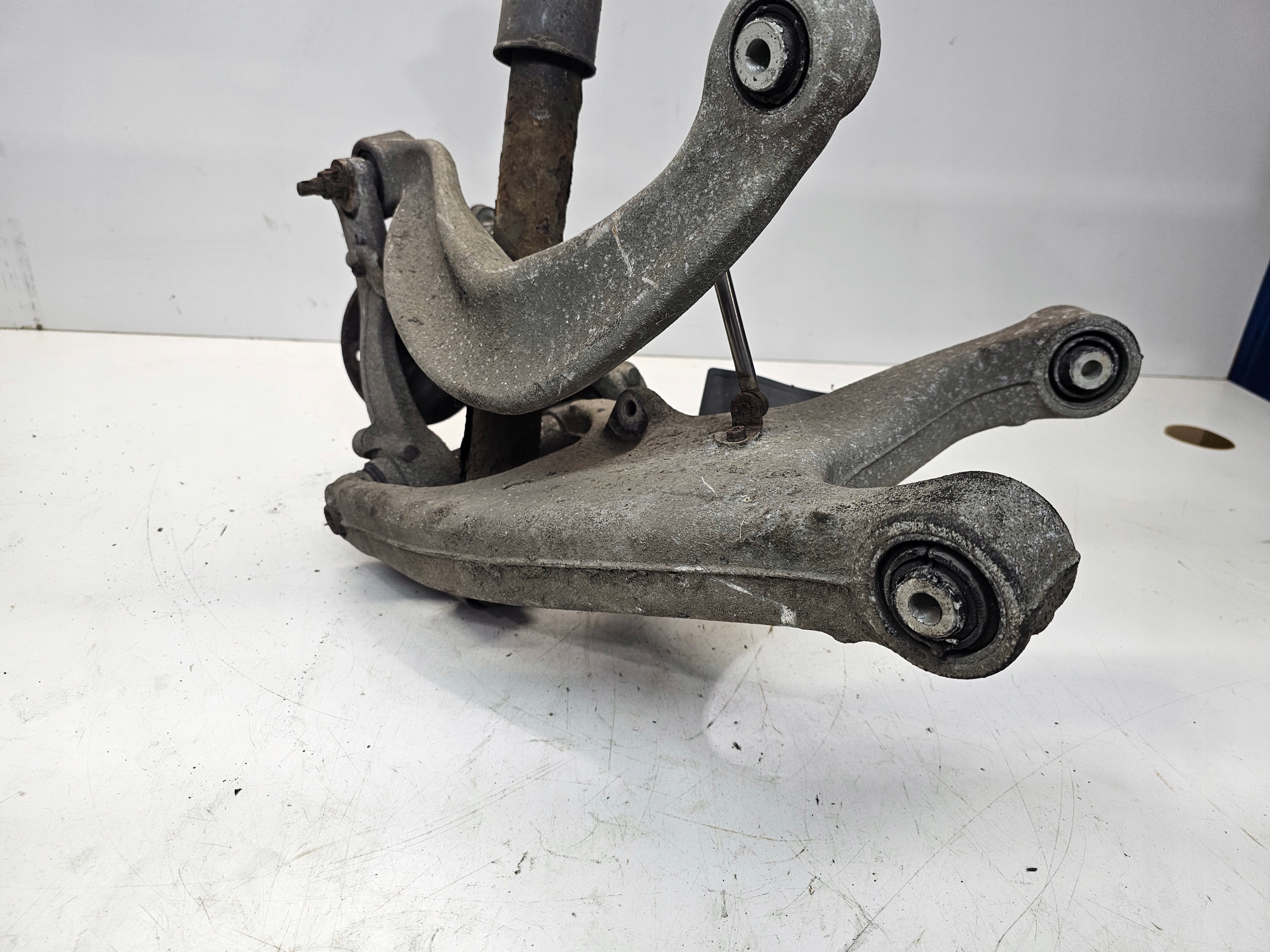 swing left rear part AUDI A4 B8 A5 8K0505311J
