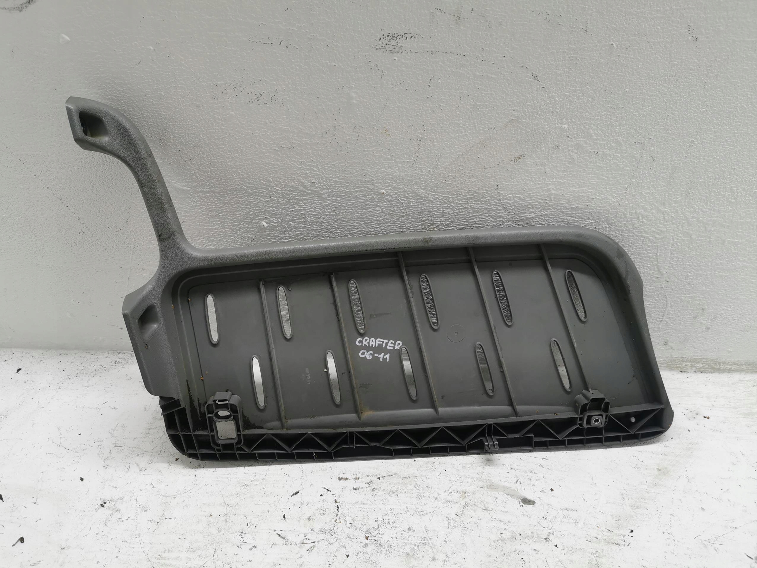 Blende Abdeckung PRZECIWSLONECZNA rechts VW CRAFTER 06-11 EU