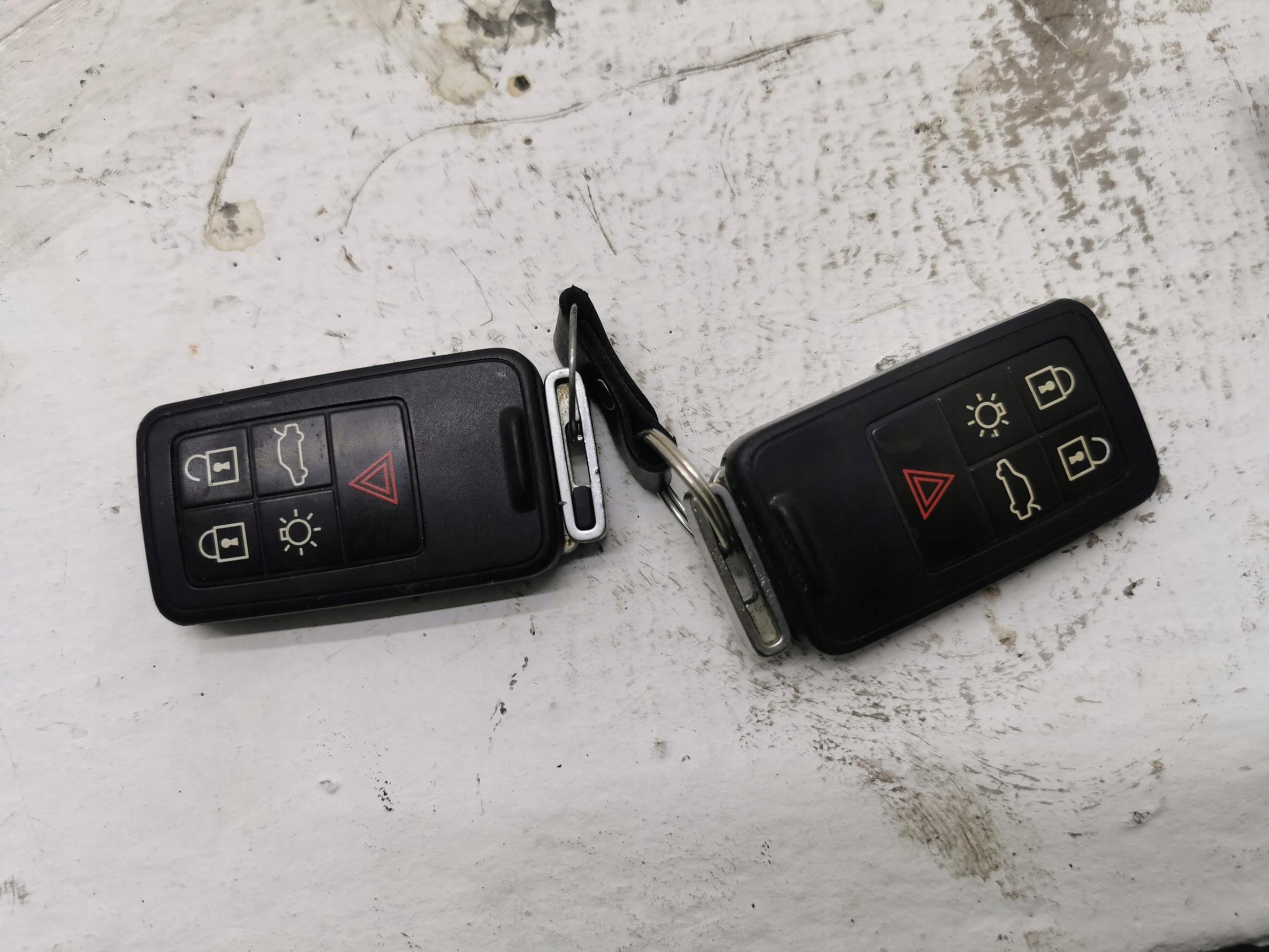 key PILOT VOLVO V60 and 10-13 2.0 D4 20V 163KM