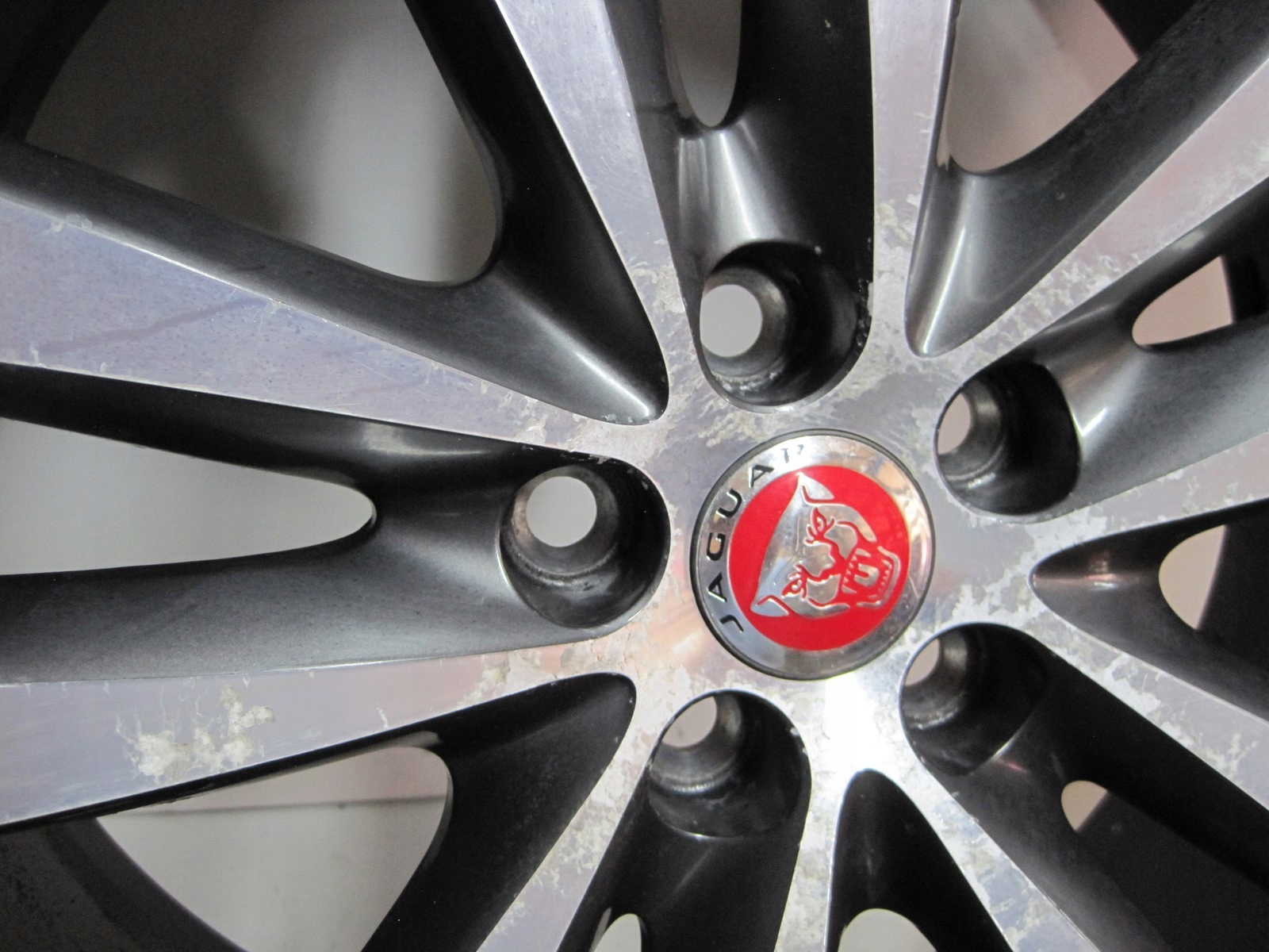 wheels discs tyres JAGUAR F PACE R20 2MM