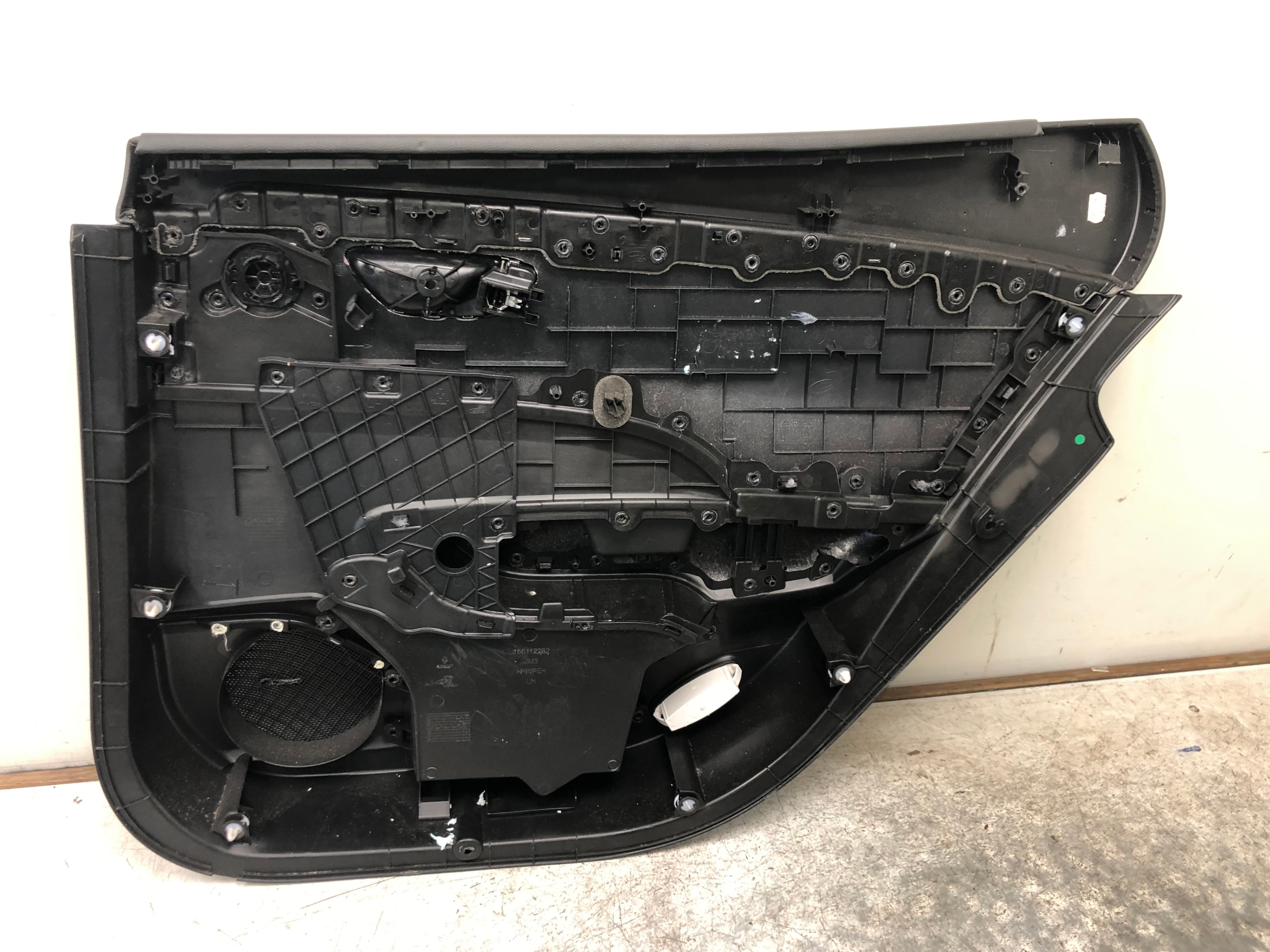 RENAULT TALISMAN INITIALE sedan side upholstery left rear part BOSE 0187