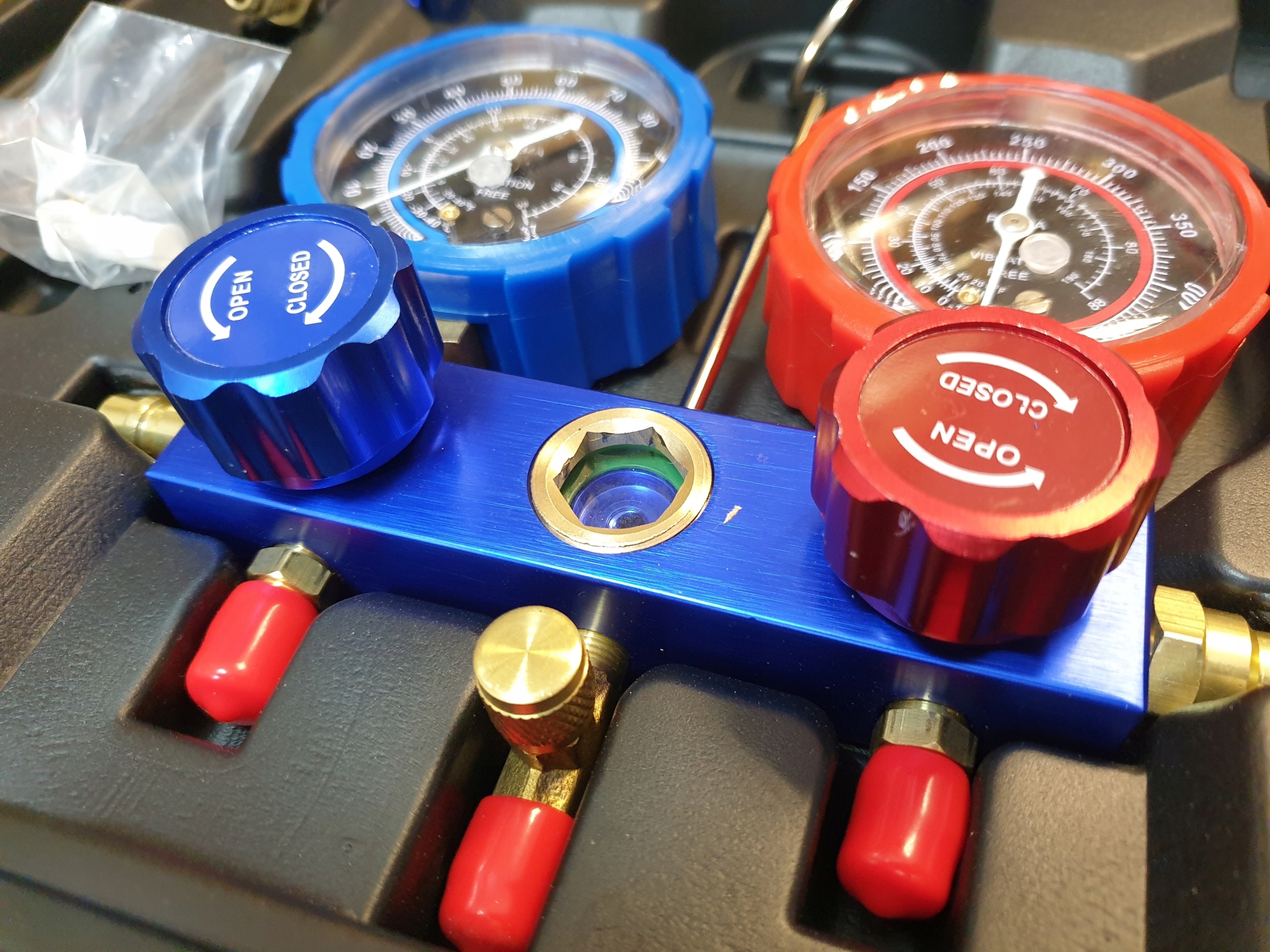 Manometry Do Napelniania Klimatyzacji R134A Zestaw Weight with packaging 2 kg