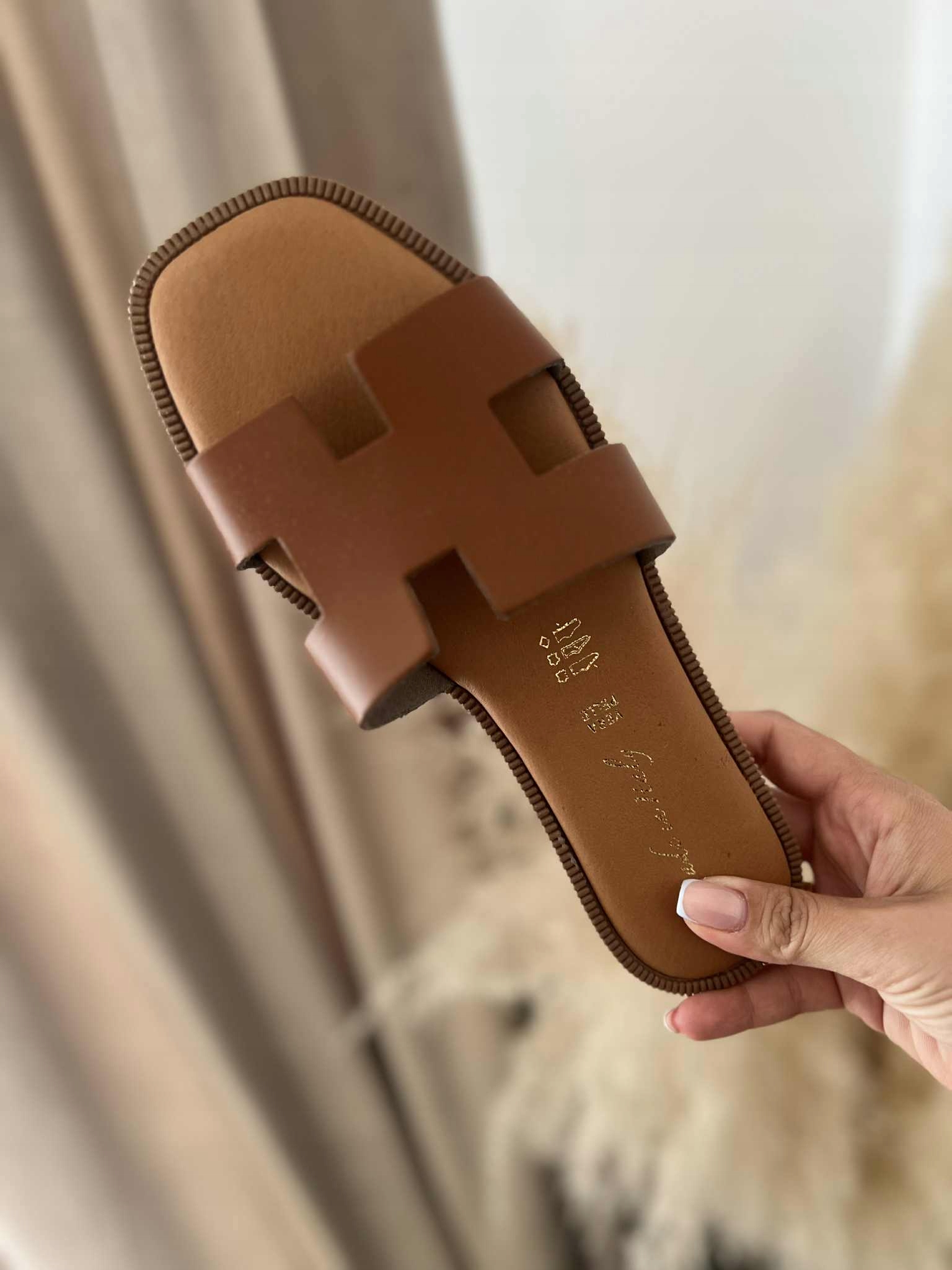 Brązowe Skórzane klapki w stylu Hermesa