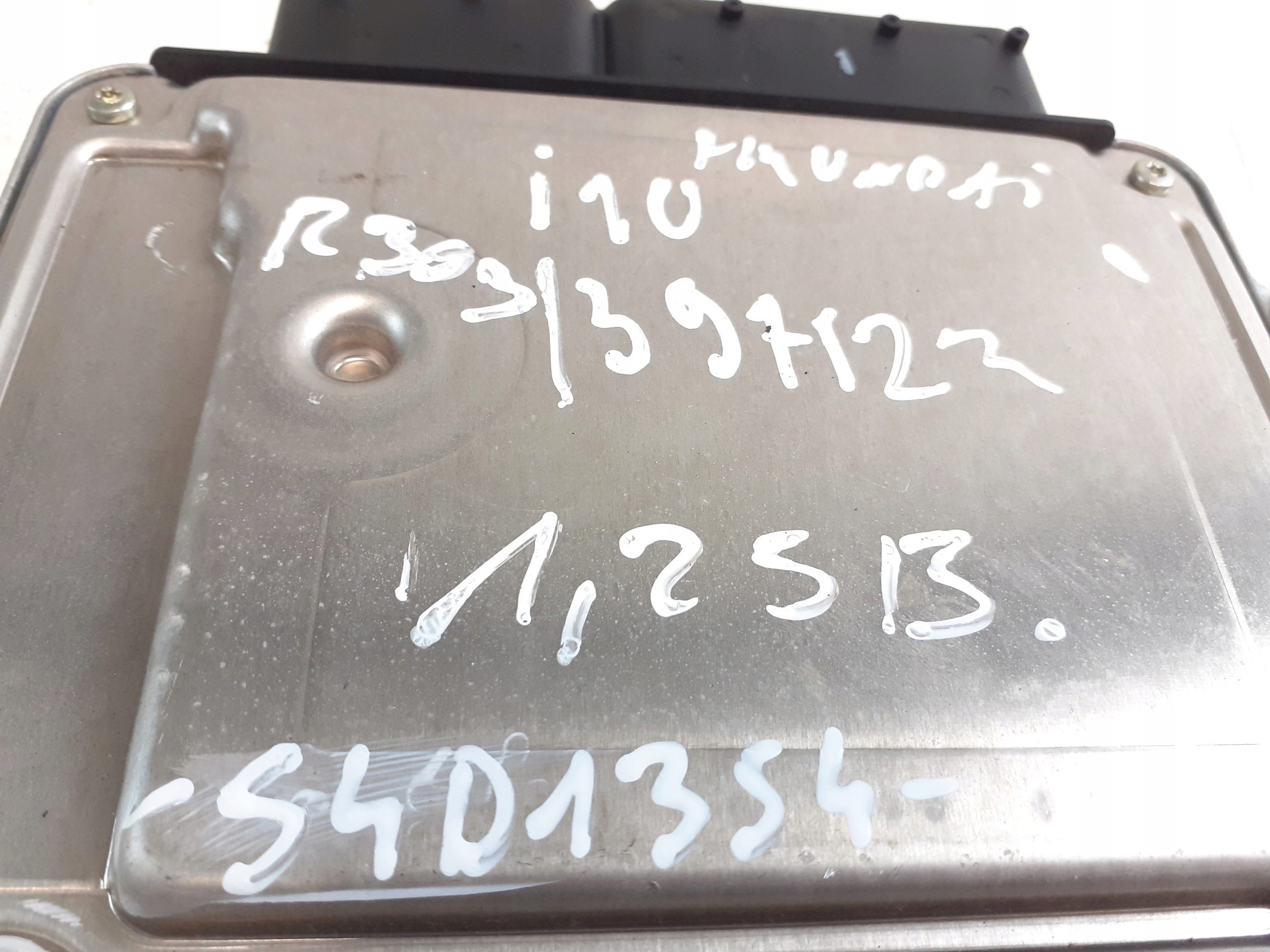 HYUNDAI I10 computer ECU 39100-03145 9030933200KI
