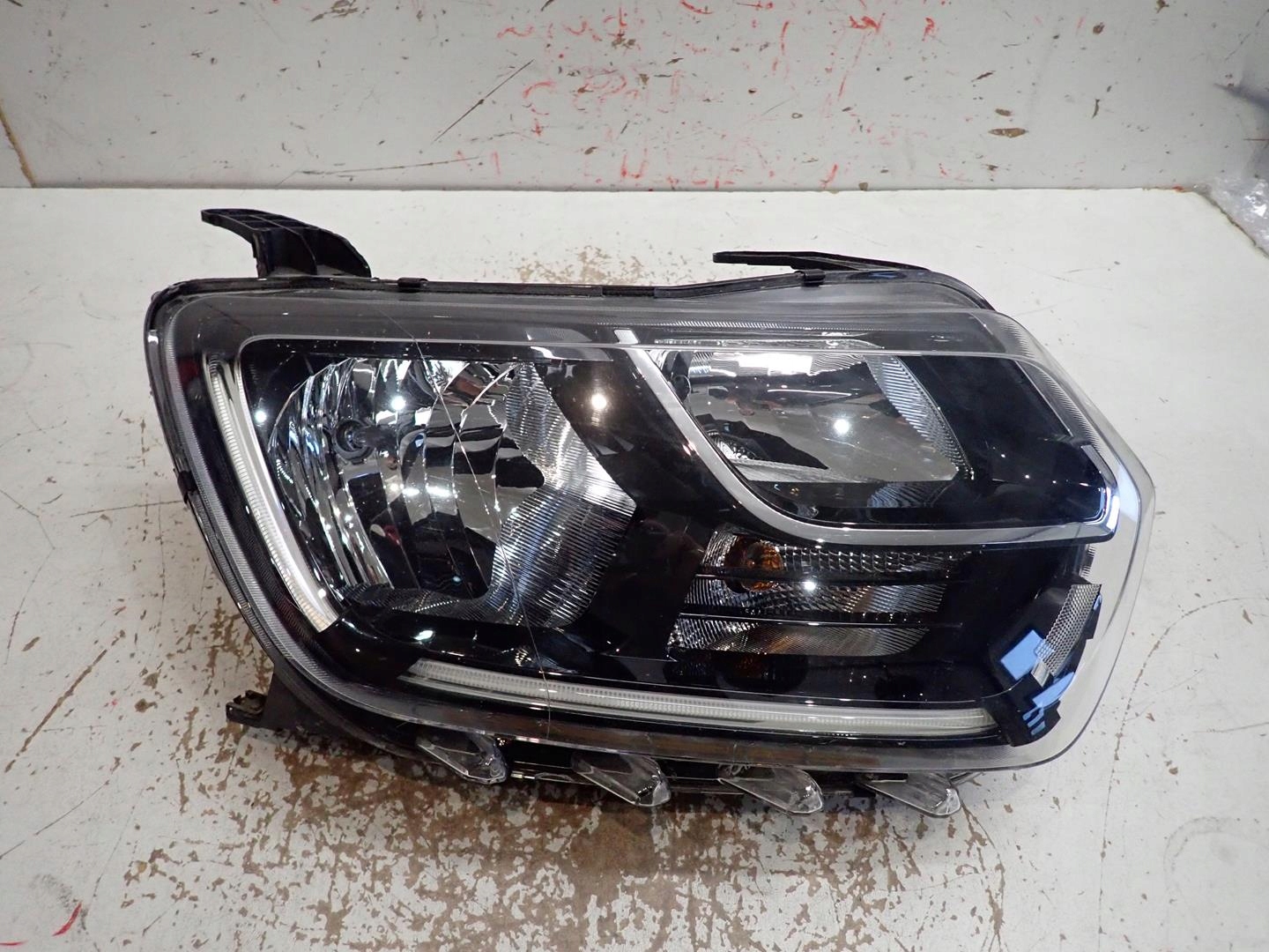 light front front right DACIA DUSTER II 2018- 260101133