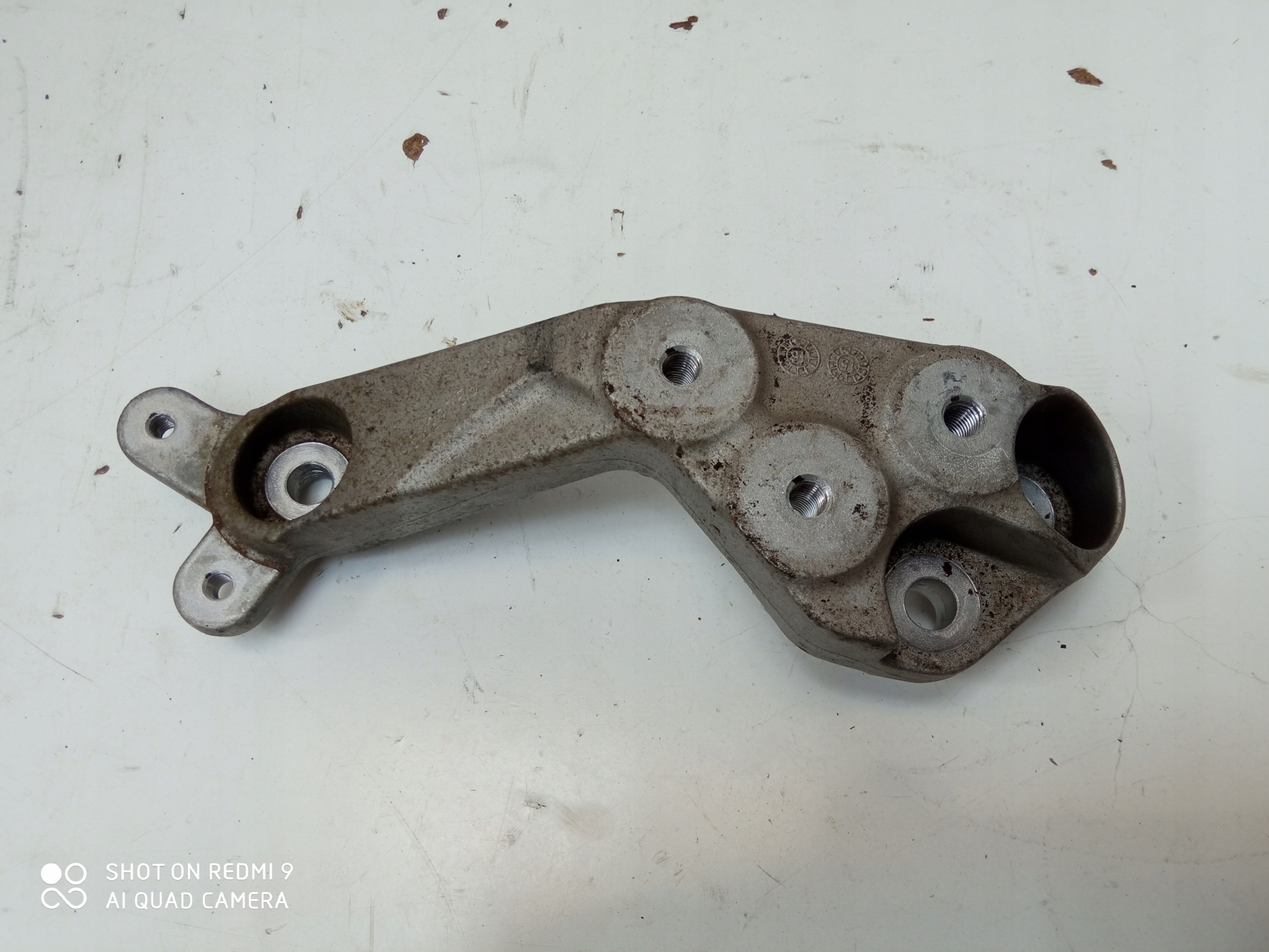 OPEL MOKKA 1.4T console gearbox mounting 95229758