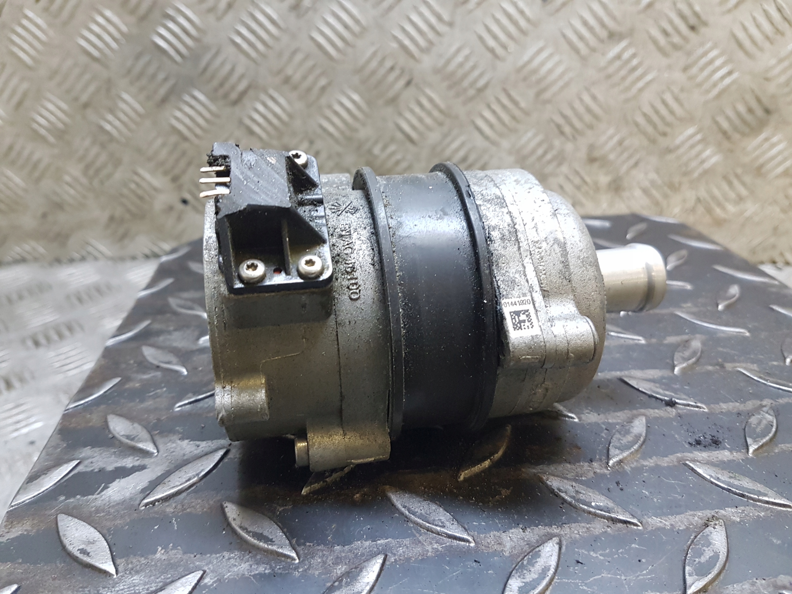 supplementary water pump AUDI Q5 2019 4H0965567