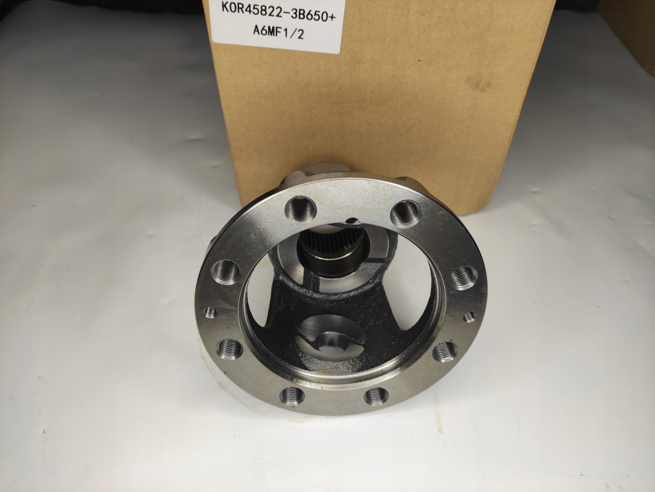 Obudowa mechanizmu różnicowego skrzyni A6MF2 Producent części Inny