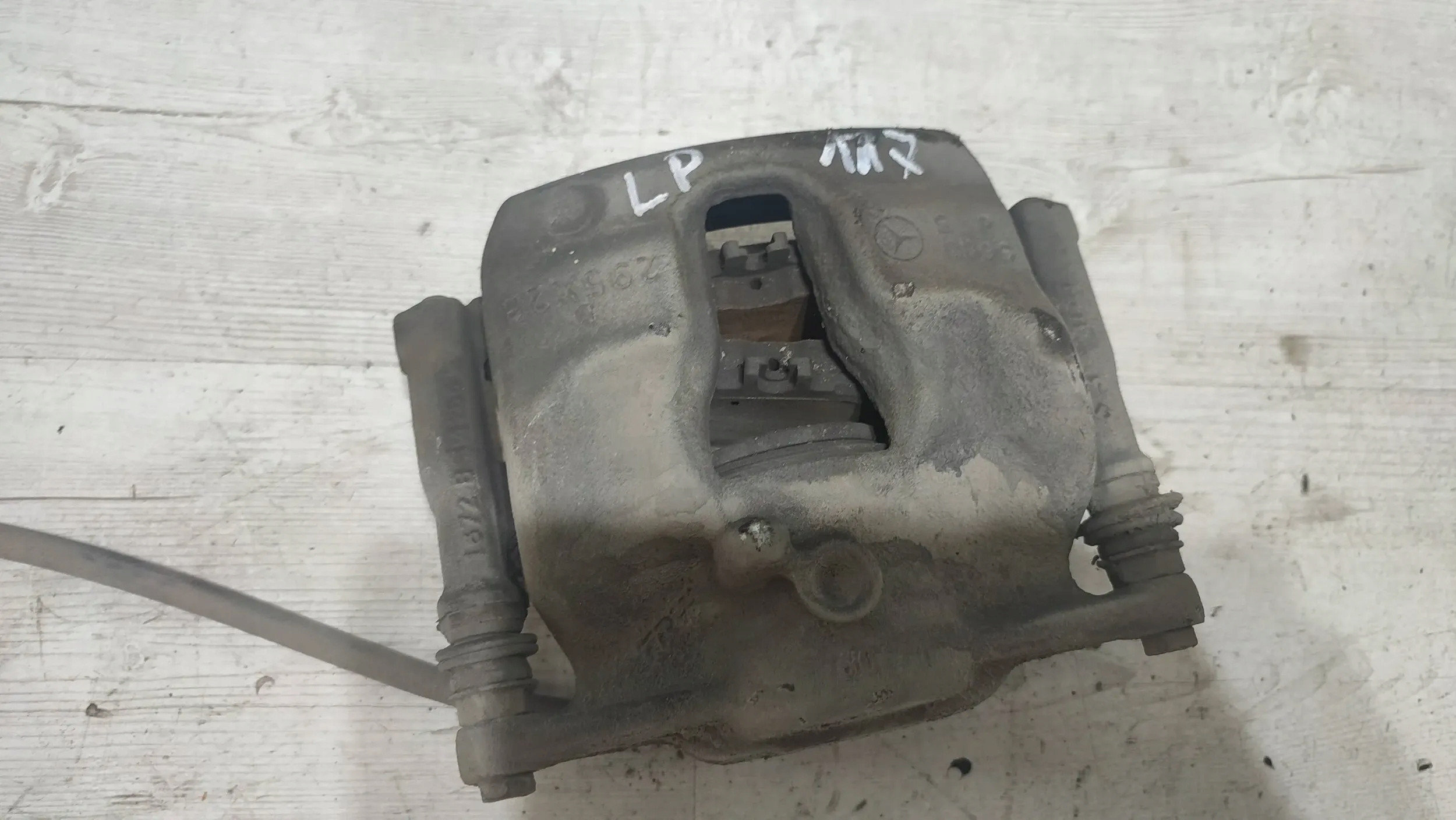 Mercedes-Benz CLA W117 14r. 2.2cdi caliper left front