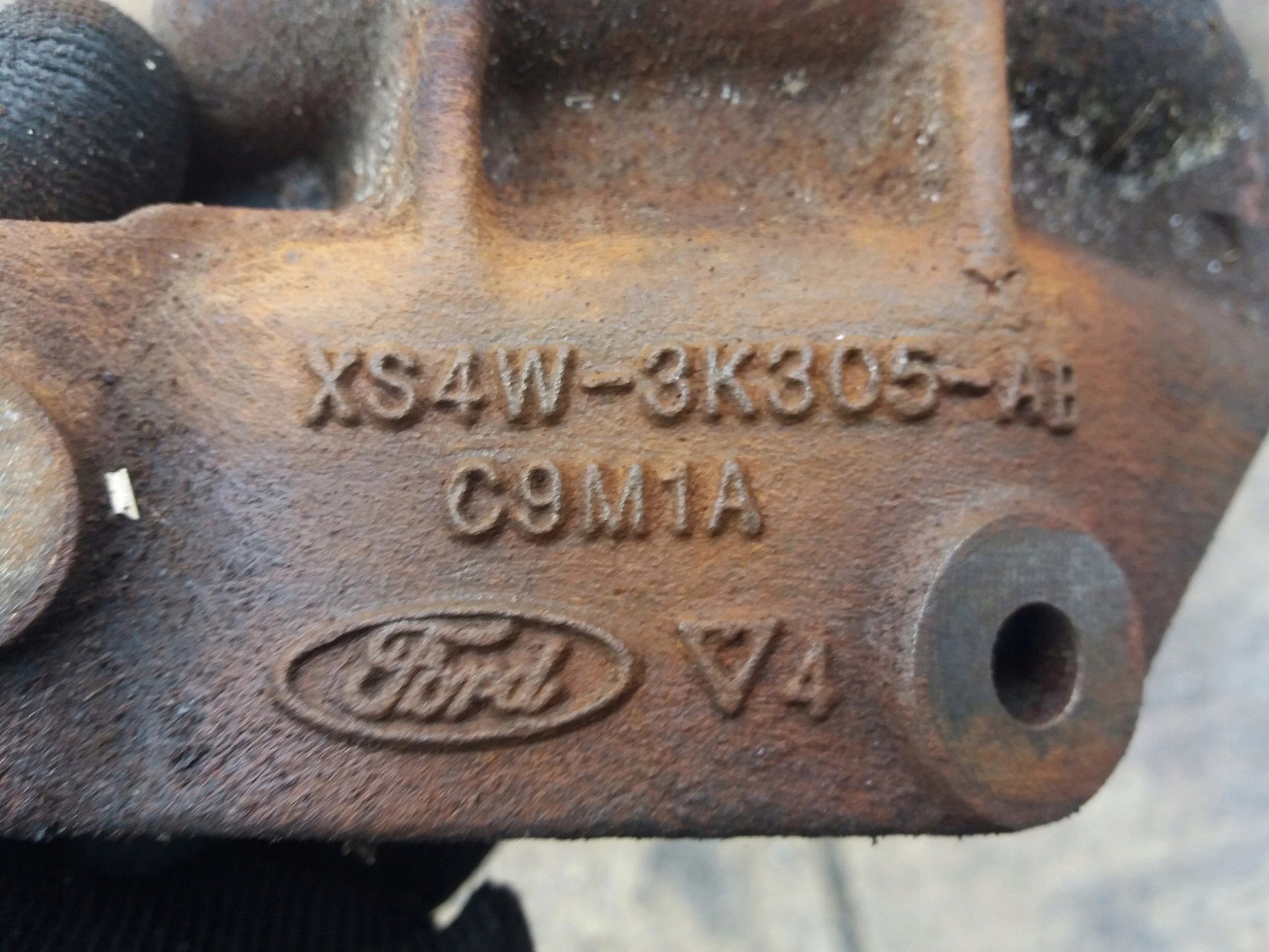 FORD FOCUS MK1 - supporto Supporto Semiasse XS4W3K305CB