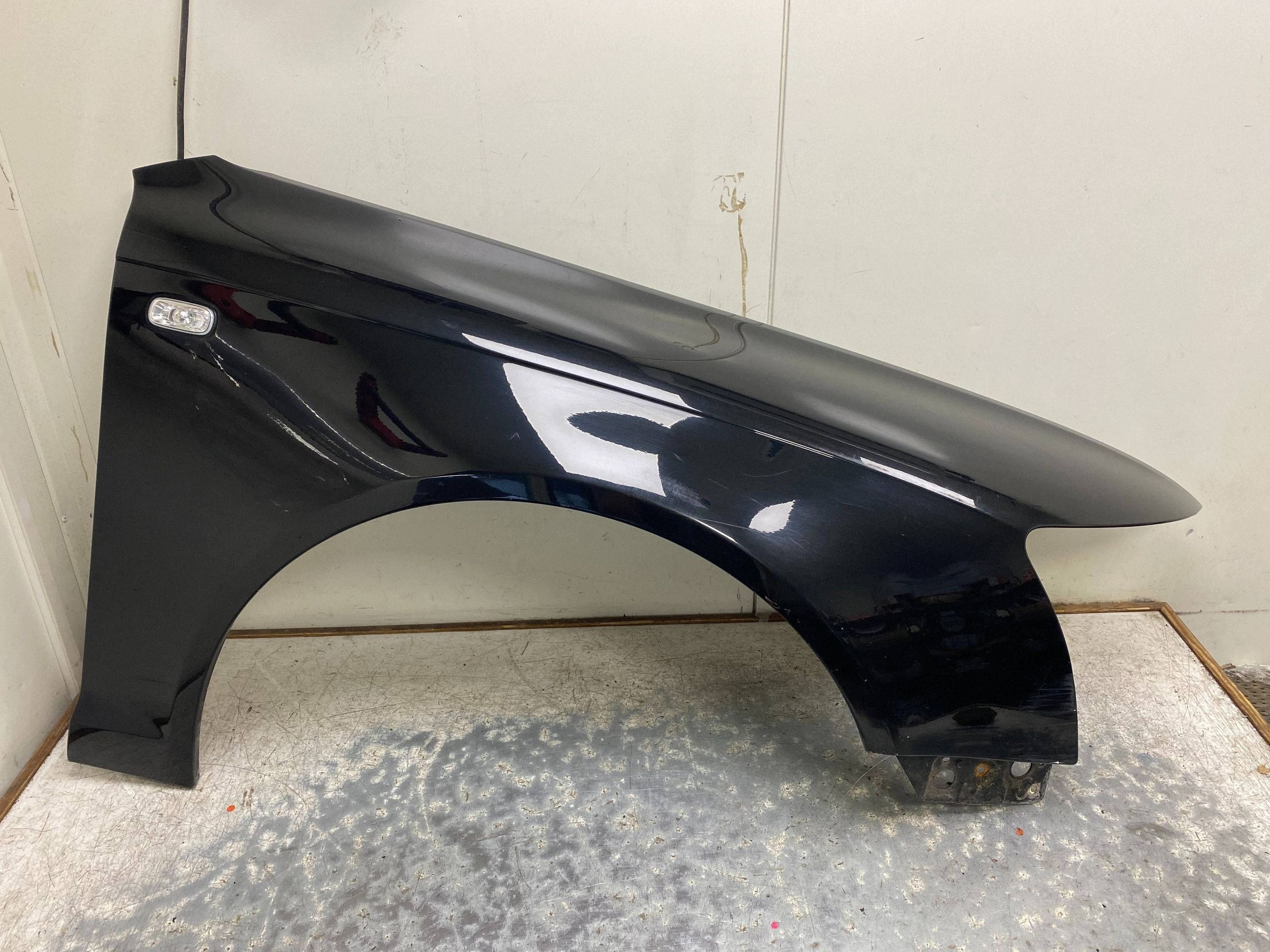 AUDI A6 C6 fender right front front LZ9Y black