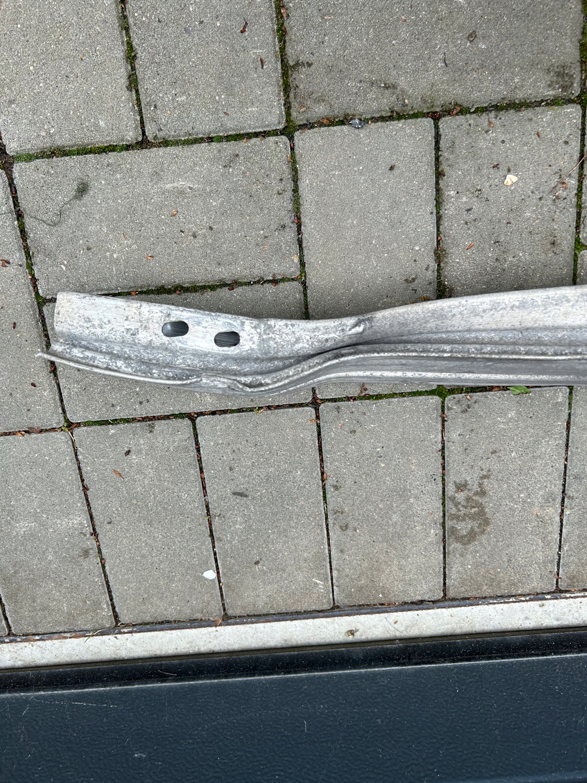 Audi Q5 8R sider pillar of a bumper front