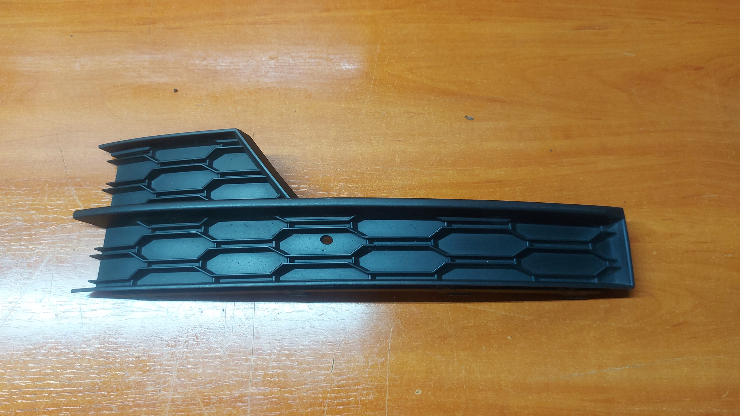 spoiler grid of a bumper left left front front SKODA OCTAVIA III 12