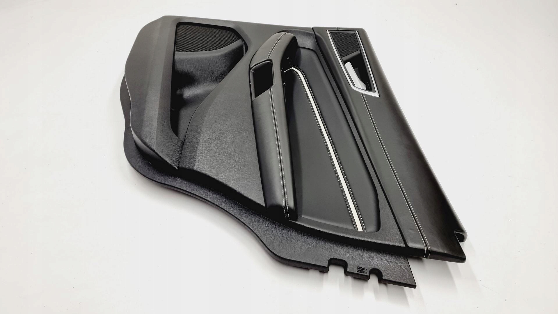 TAPICERKA BOCZEK DRZWI PRAWY TYŁ FORD EDGE VIGNALE Typ samochodu 4x4/SUV