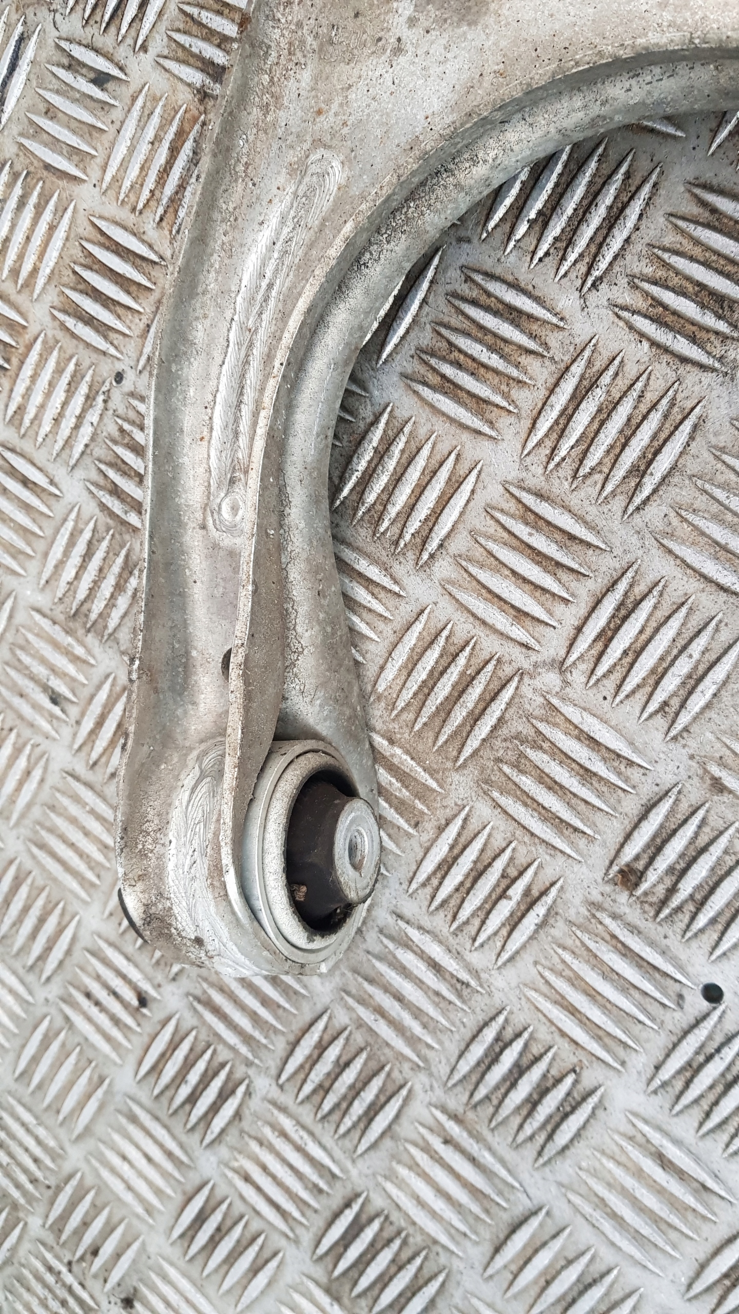 MERCEDES W211 arm left or right front 4MATIC upper