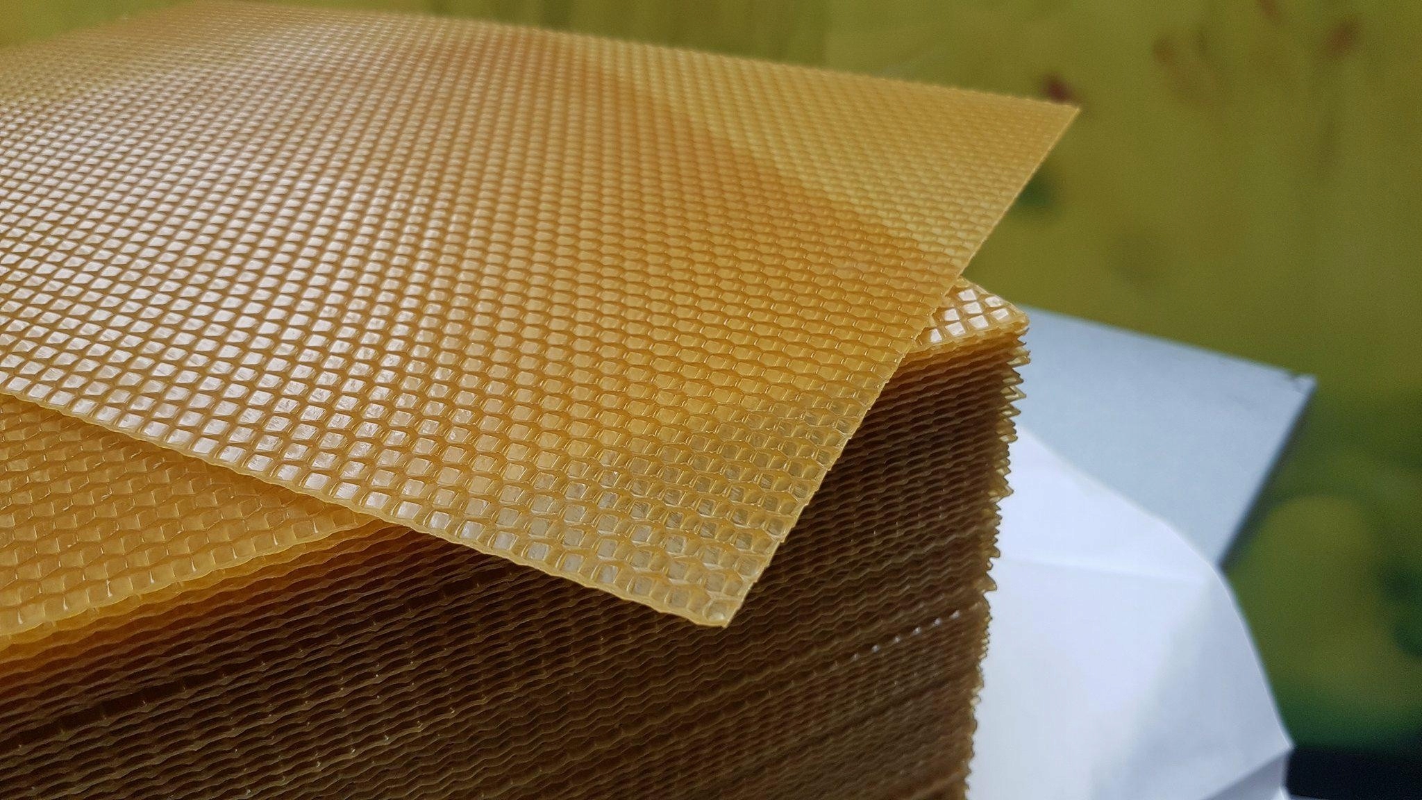 

Węza pszczela Wielkopolska 1 Kg badana 100% wosk