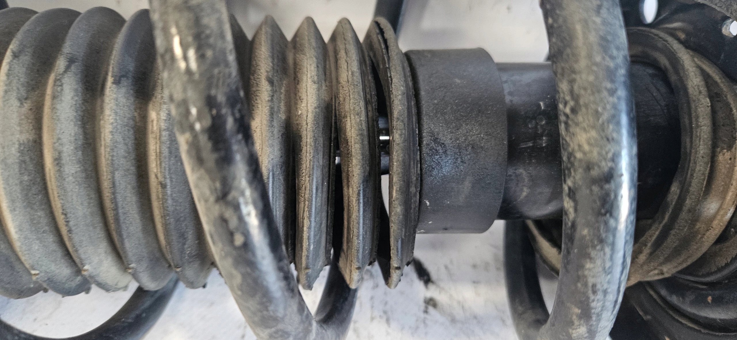 shock absorber left front OPEL ASTRA V K 39039563
