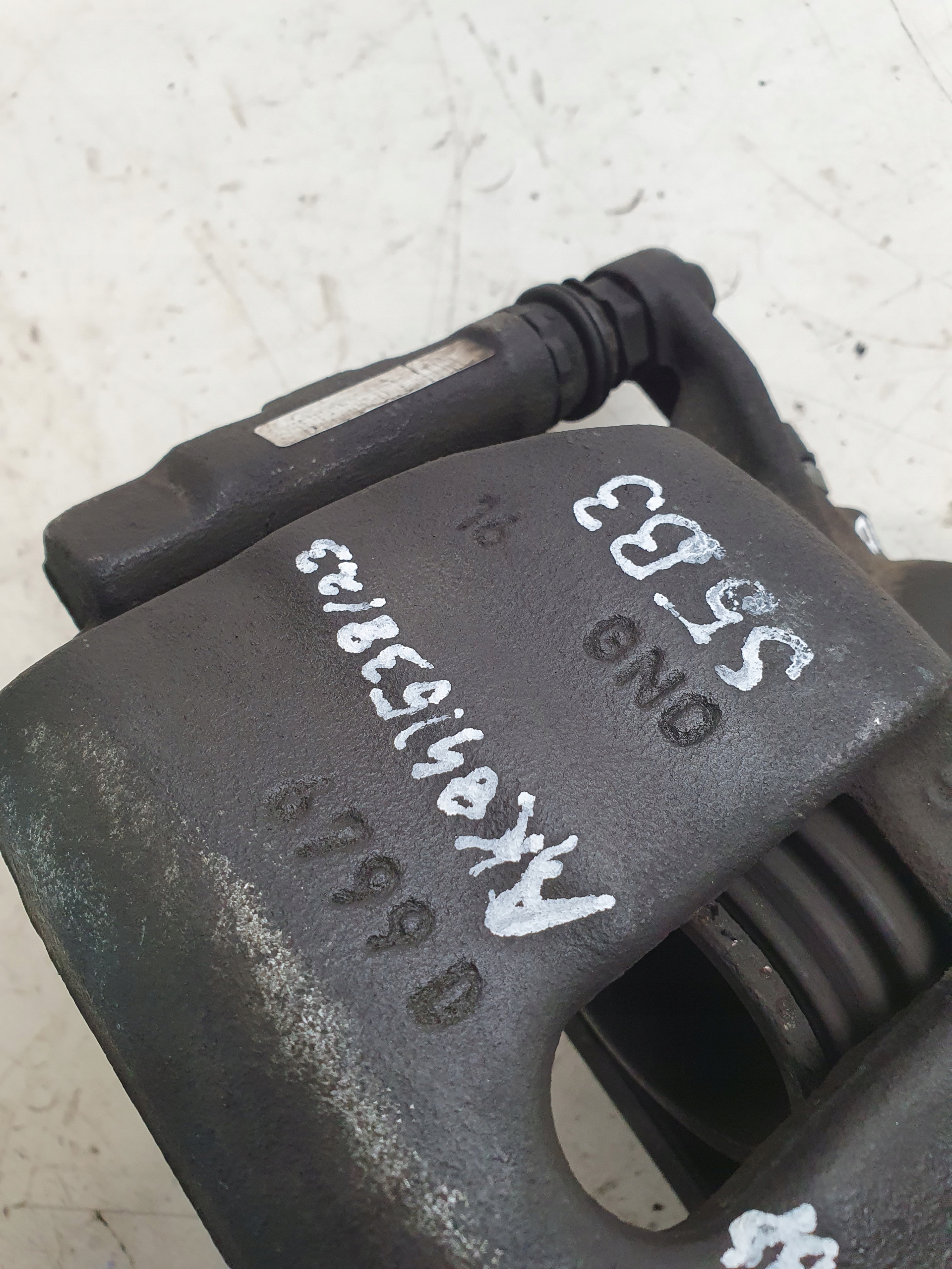 caliper brake right front 6799D VW PASSAT B8 2.0TDI 15r.