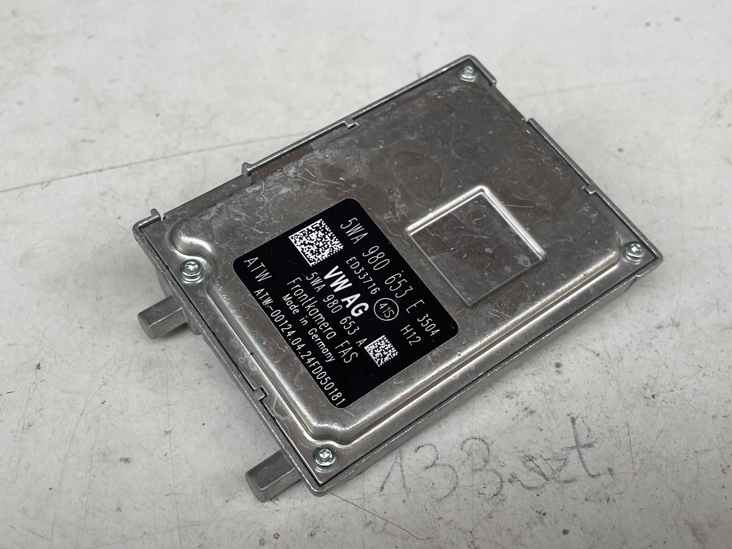 KAMERA PRZEDNIEJ windows (ADAS) AUDI A3 8Y 5WA980653E @M