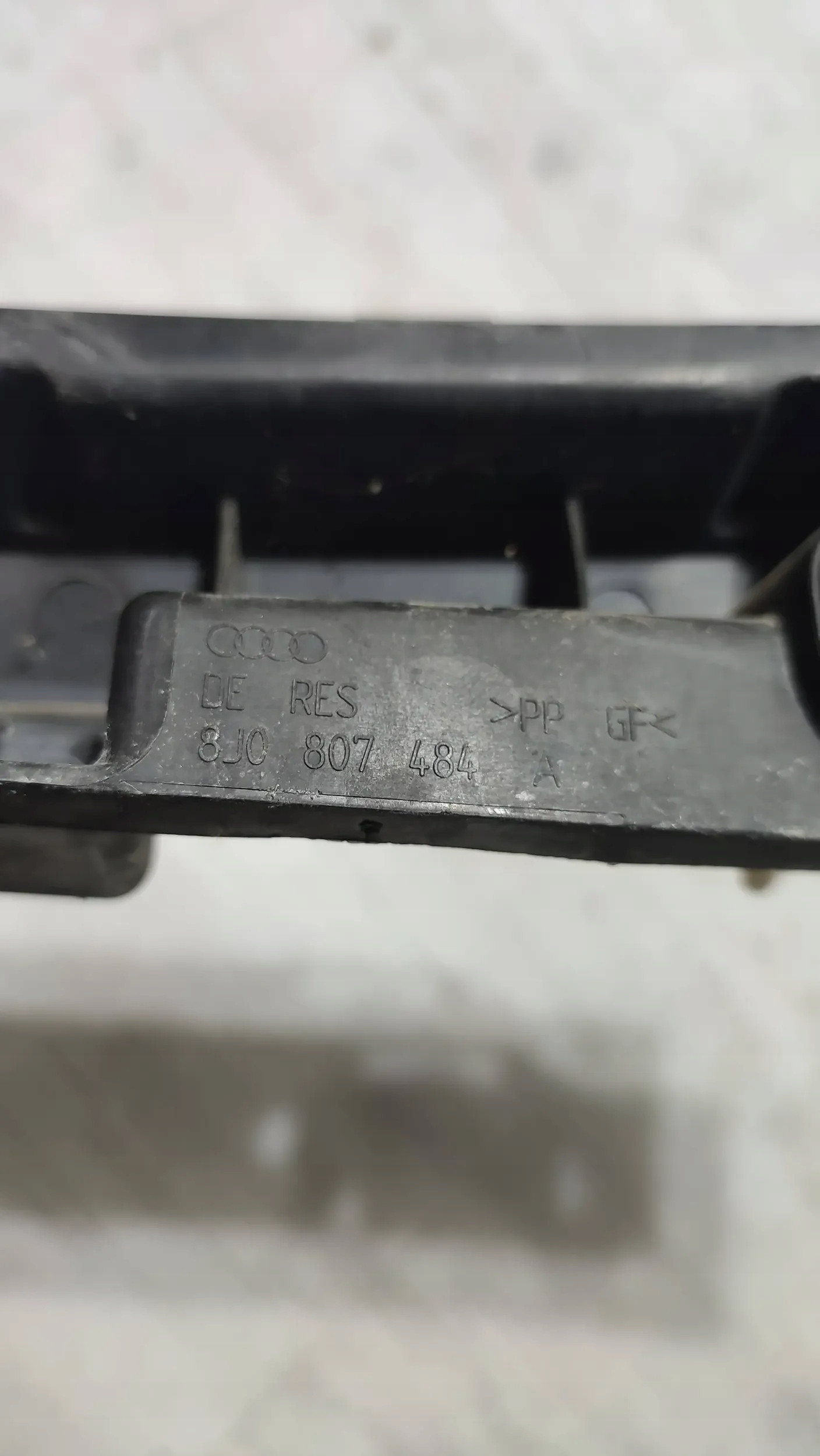 Audi TT 8J 13r 2.0tdi rear part side right bumper bracket