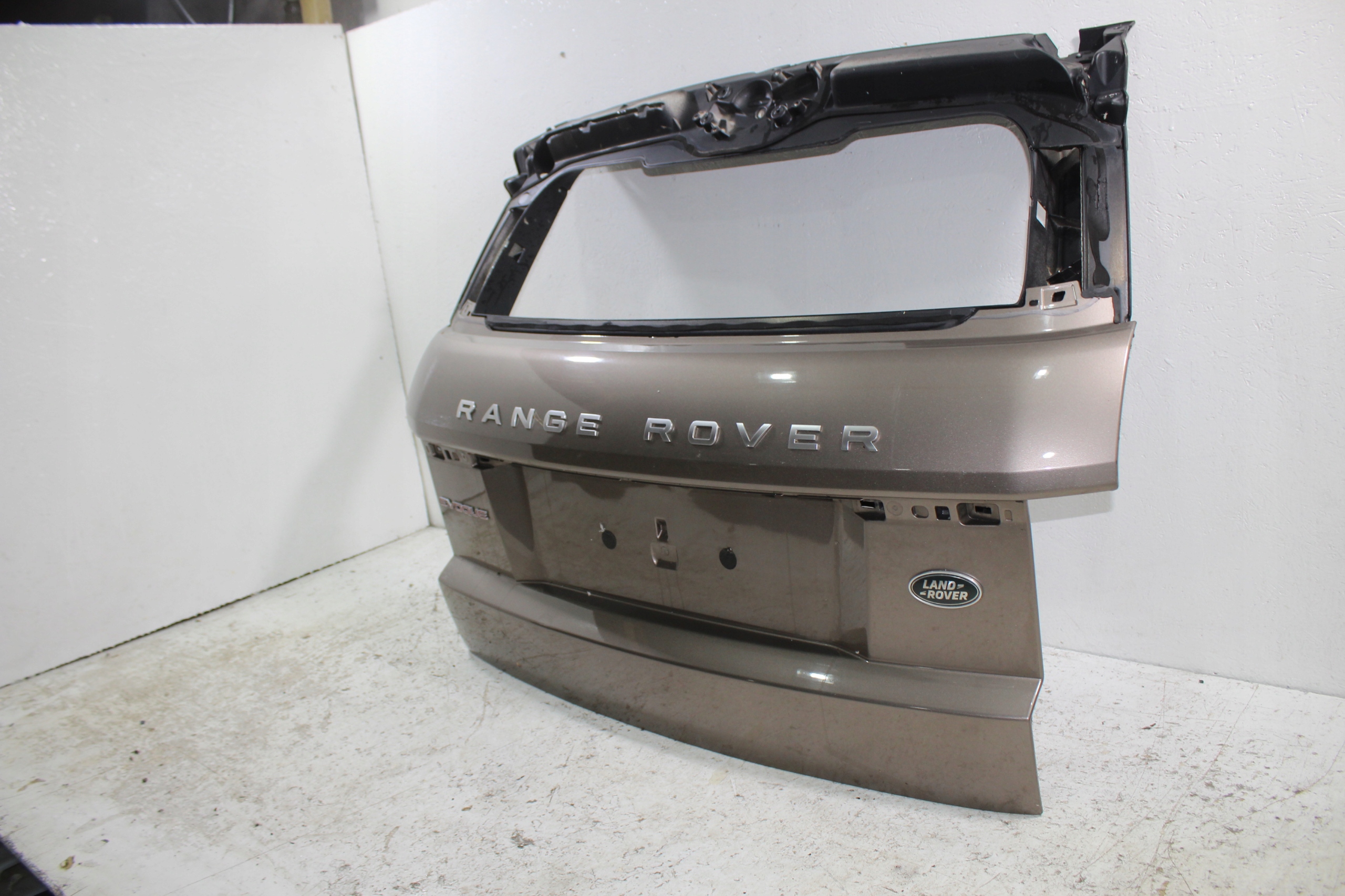 Range Rover Land Rover Evoque trunk door boot rear part BJ32-40010-D