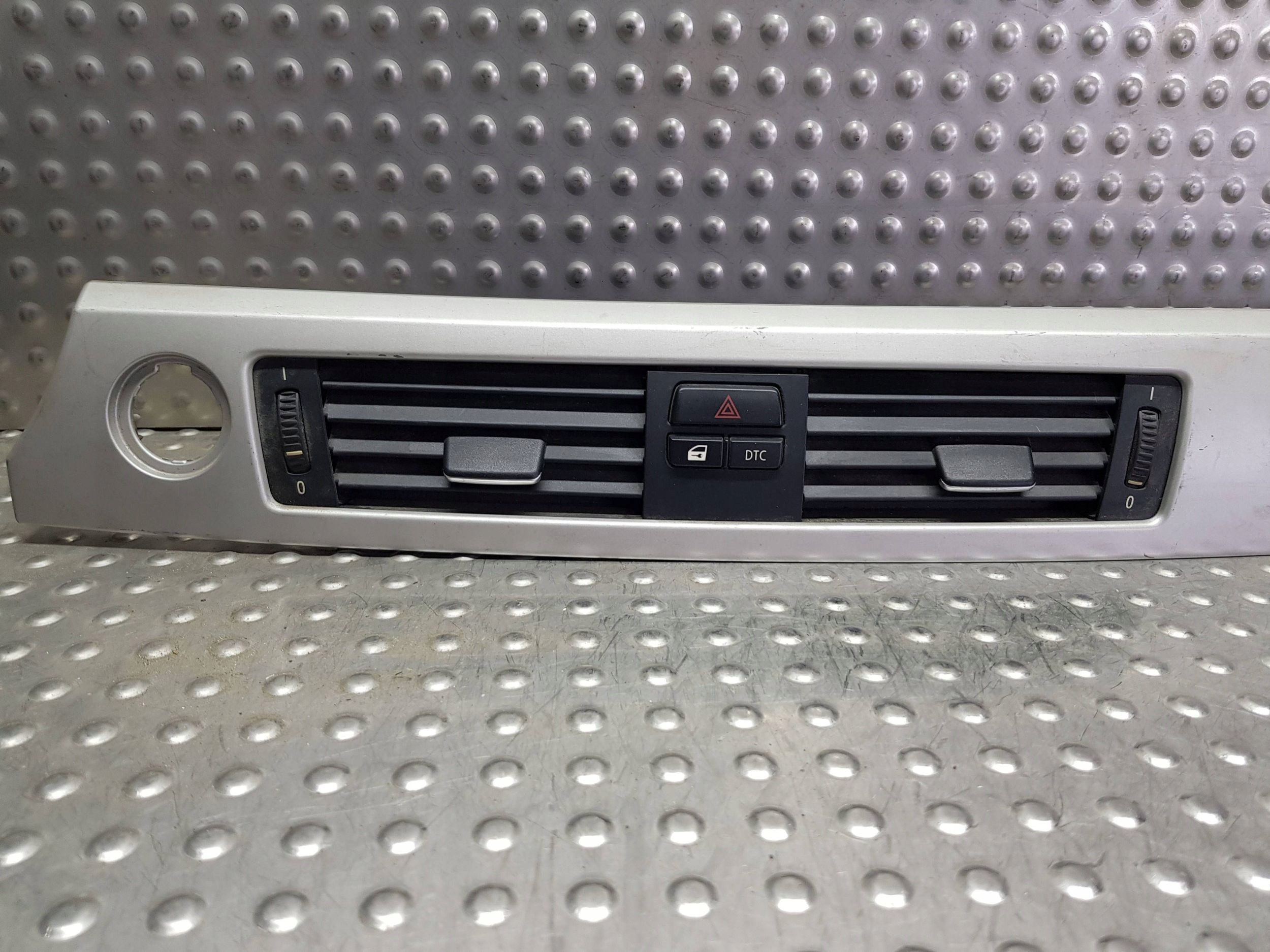 moulding consoles central grid air conditioning devices 9130458 9201023 BMW SERIA 3 E90 E91