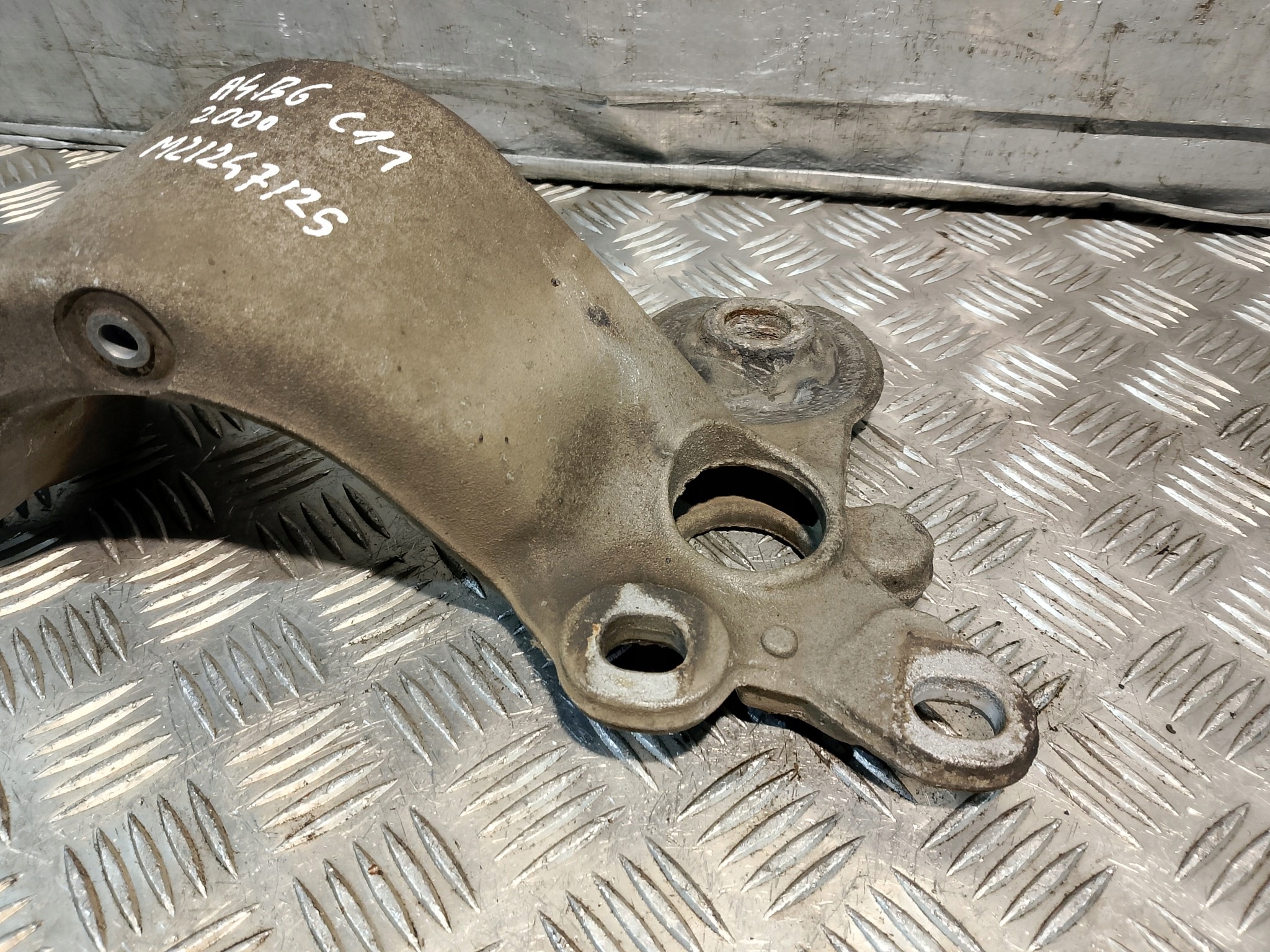 supporto Supporto cambio ingranaggi AUDI A4 B6 2.0 B 8E0399263R