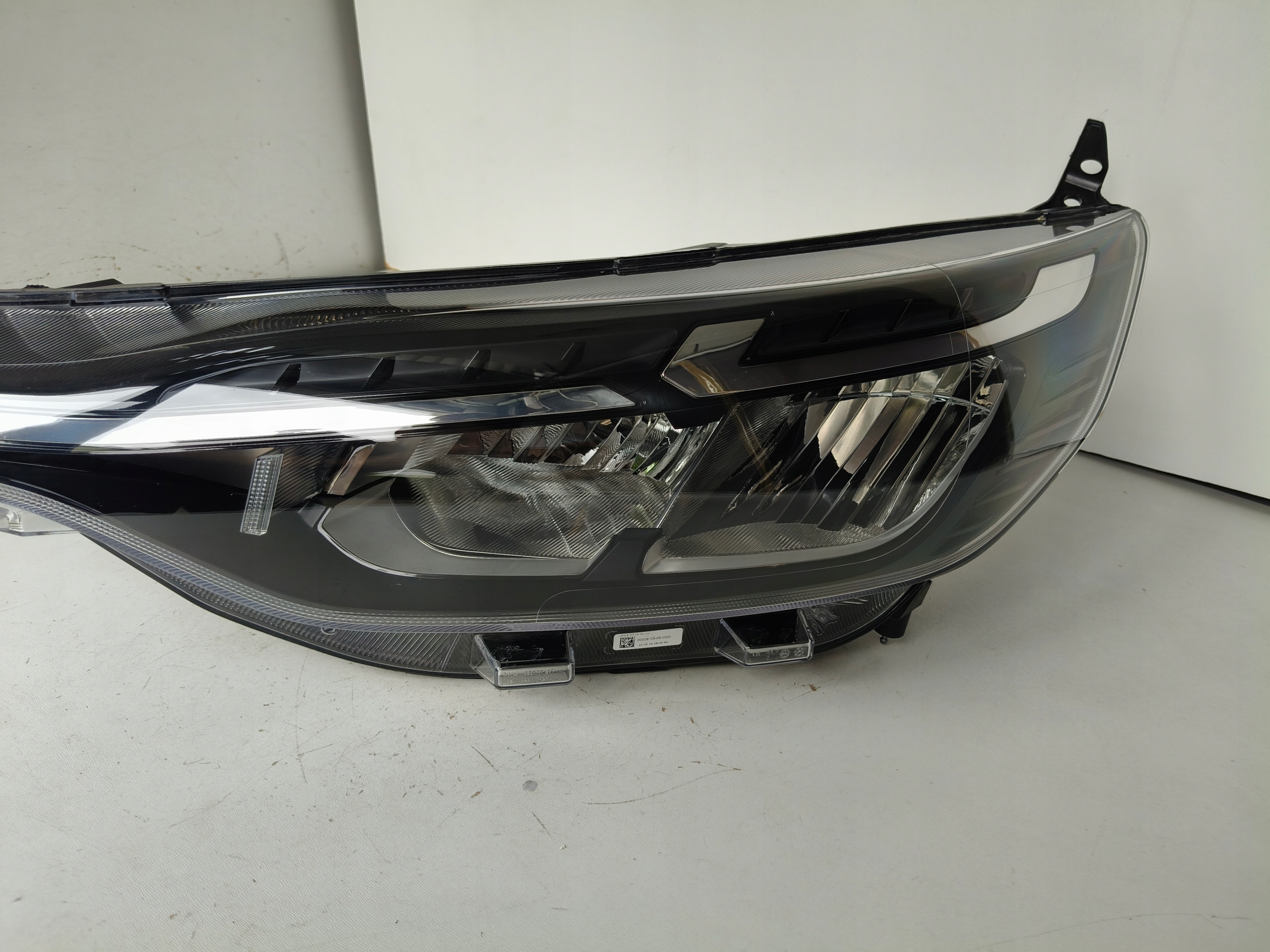 light left REFLEKTOR FORD TRANSIT CUSTOM II 23- FULL LED