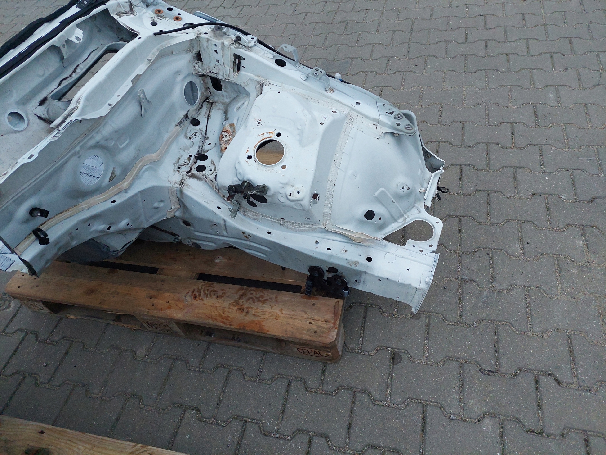 quarter front left front left quarter LEXUS IS III 300 H 077