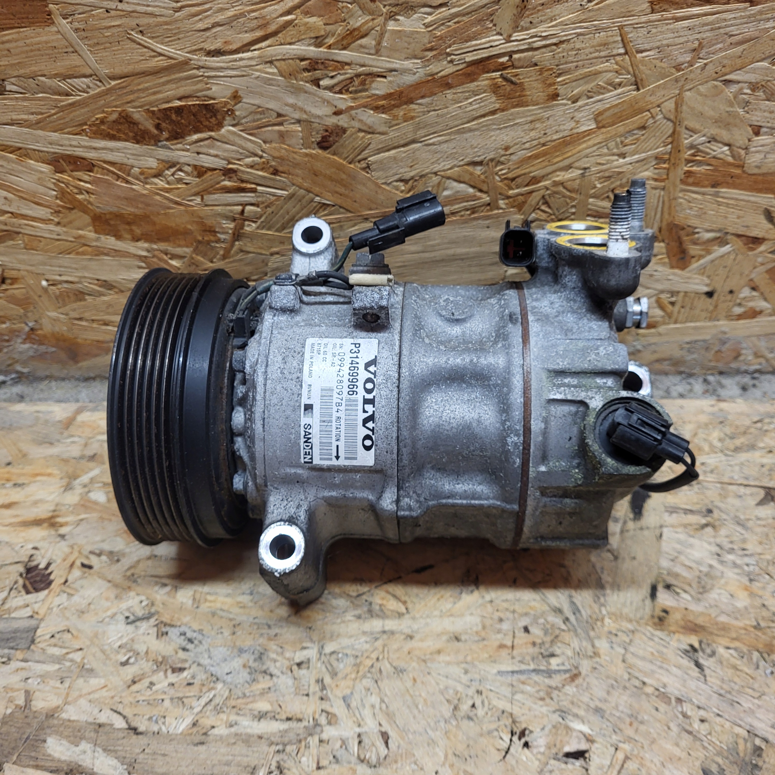VOLVO V40 S60 V60 2.0 D2 compressor compressor; of the air conditioning P31469966