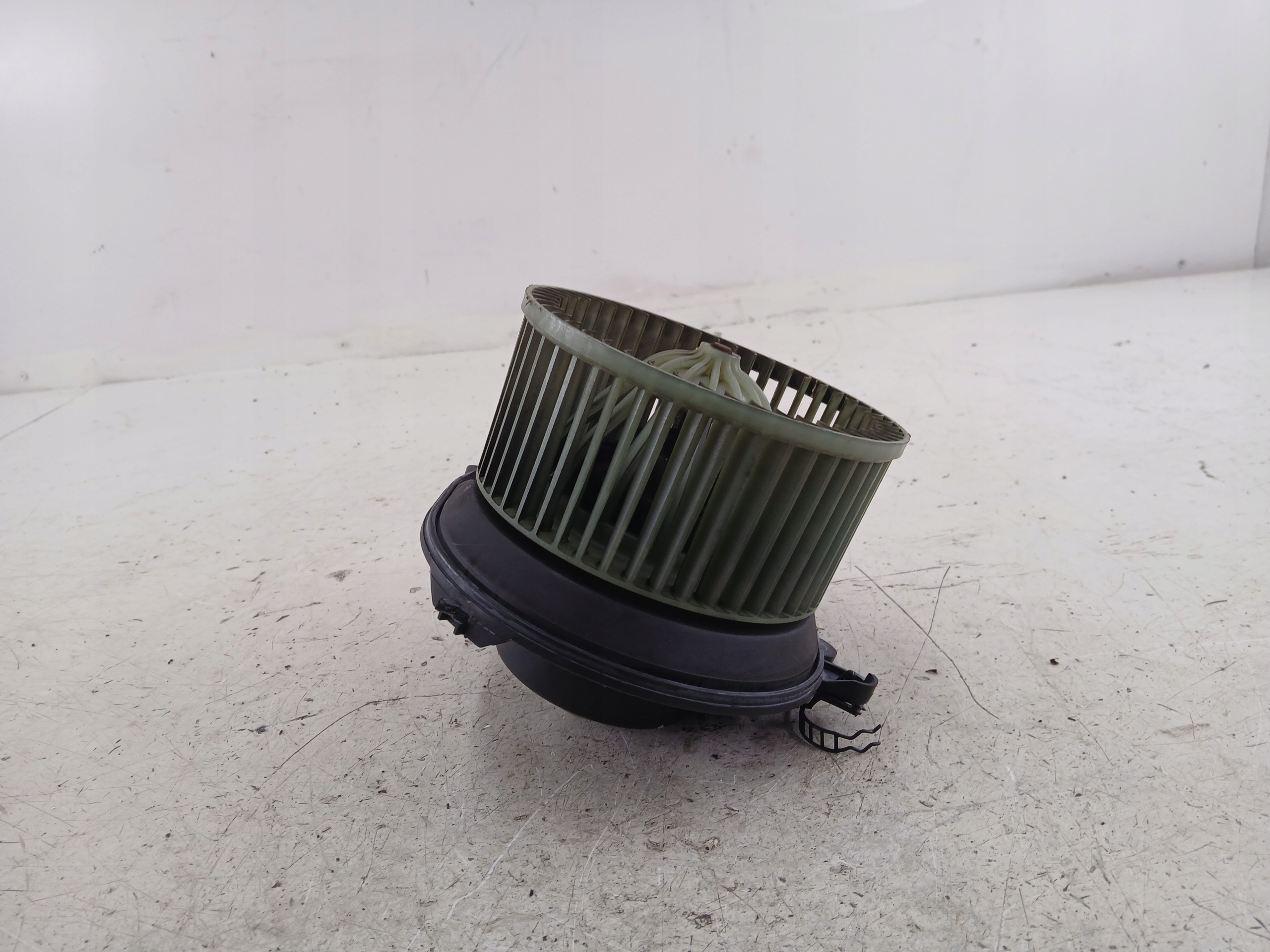 AUDI A4 B5 heating air conditioning devices resistor, rheostat, regulator 8D1820021
