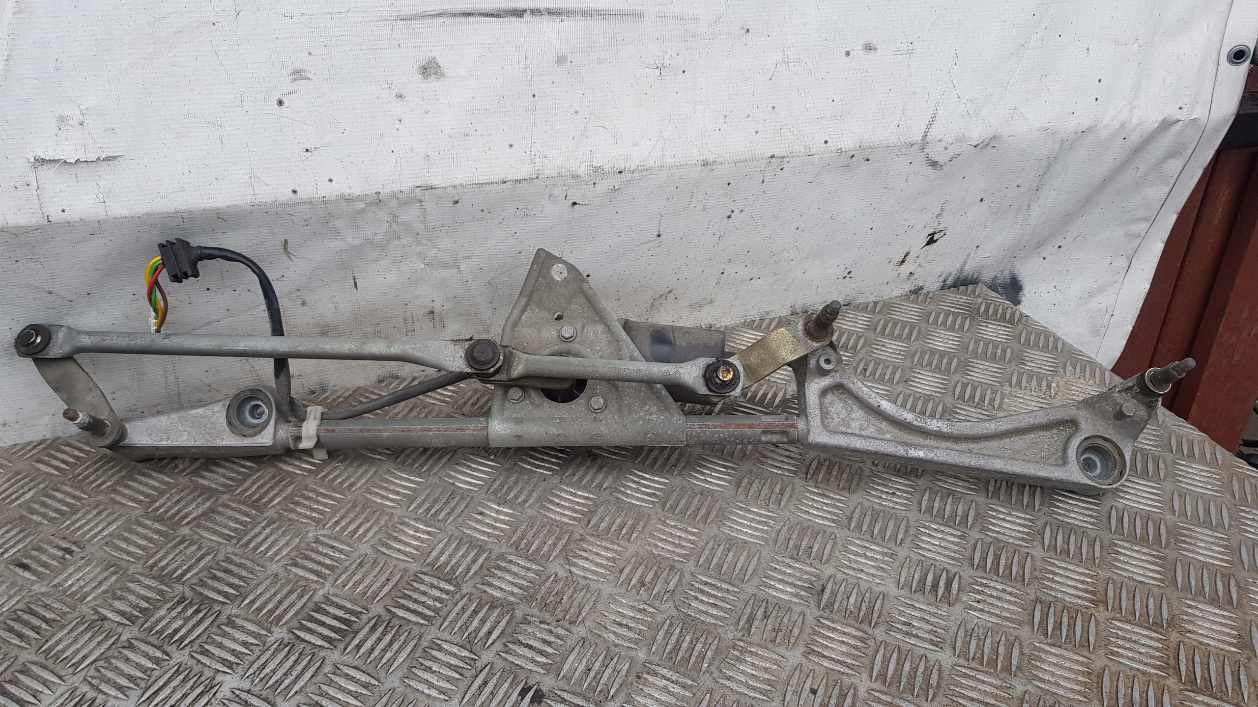 MERCEDES W209 wiper mechanism front EUROPA