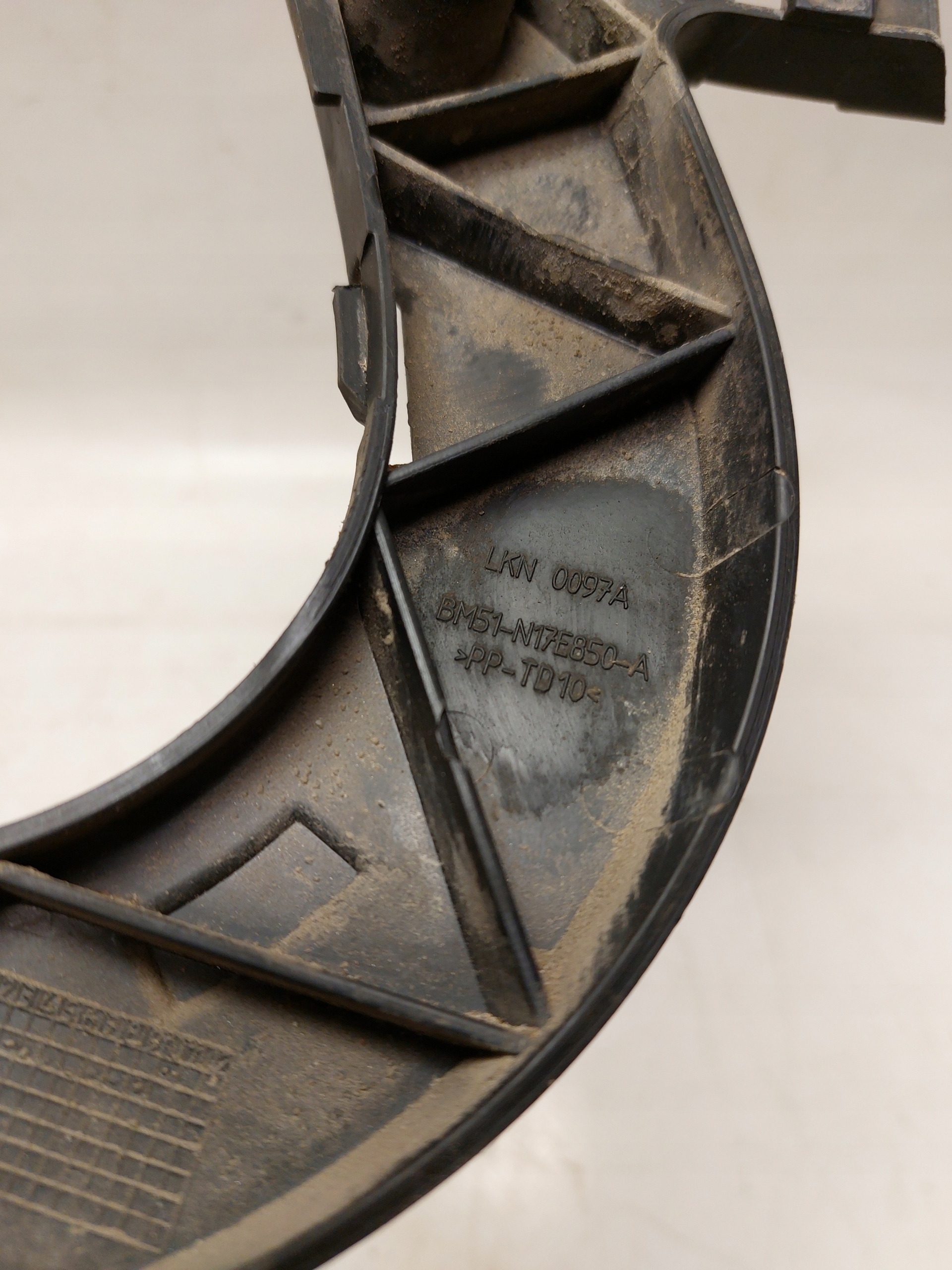 bumper bracket right rear part FORD FOCUS MKIII KOMBI