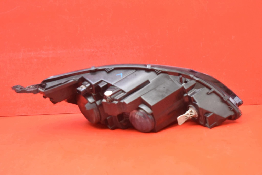 REFLEKTOR left light front EU 1305237173 PEUGEOT 308 2 II T9 13-17