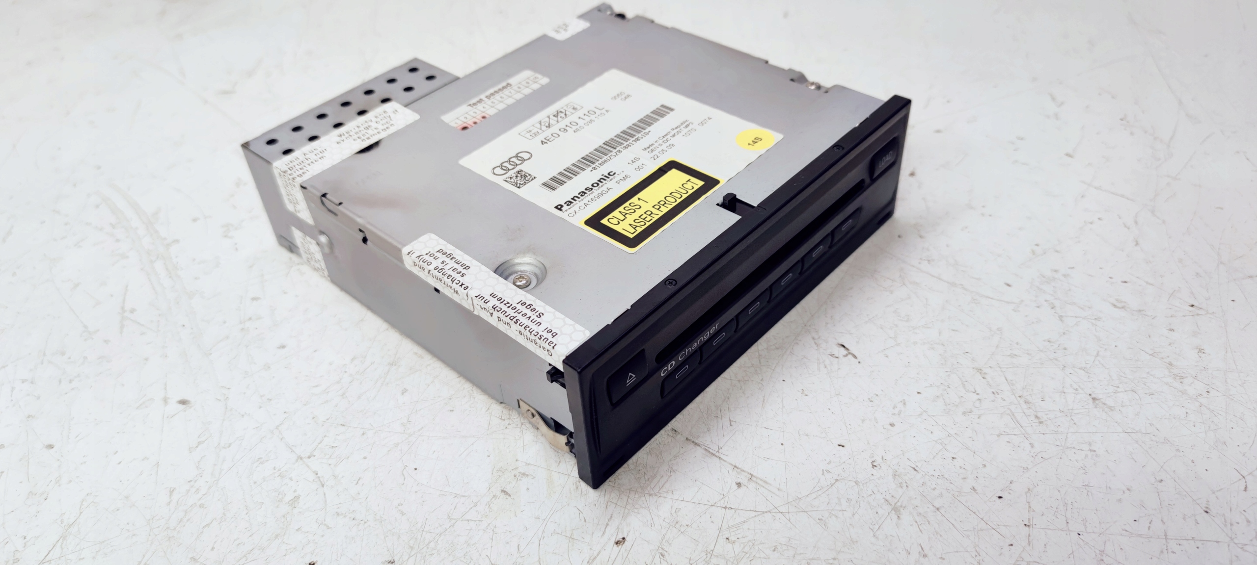 changer CD AUDI A4 A6 C6 A8 D3 4E0910110L 4E0035110A